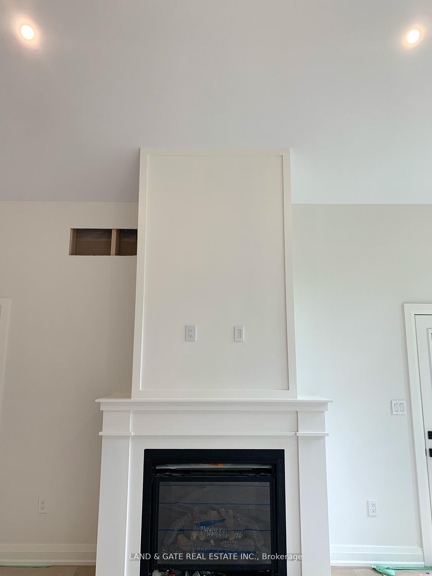 Photo 13 of 132A Elgin Street, Clarington, Bowmanville — HOMEH