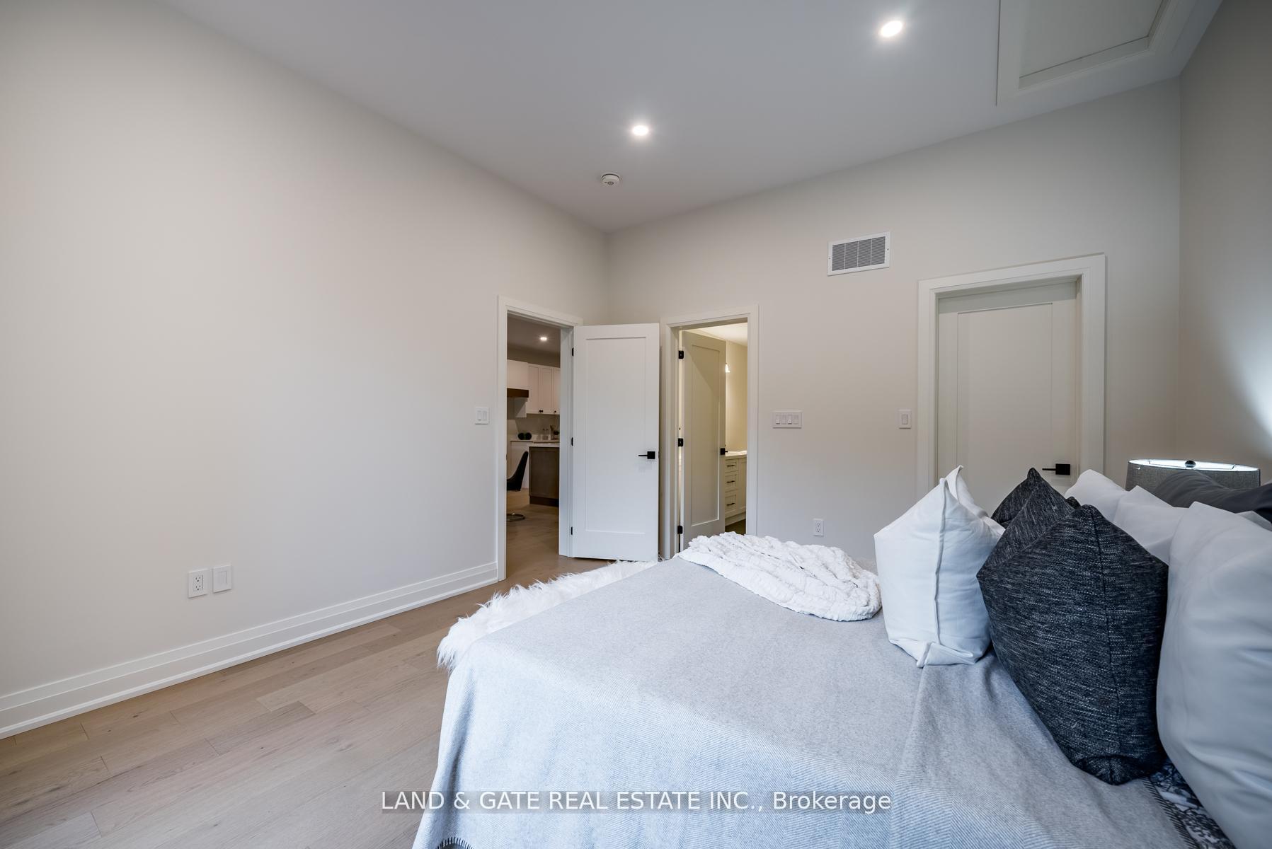 Photo 15 of 132A Elgin Street, Clarington, Bowmanville — HOMEH