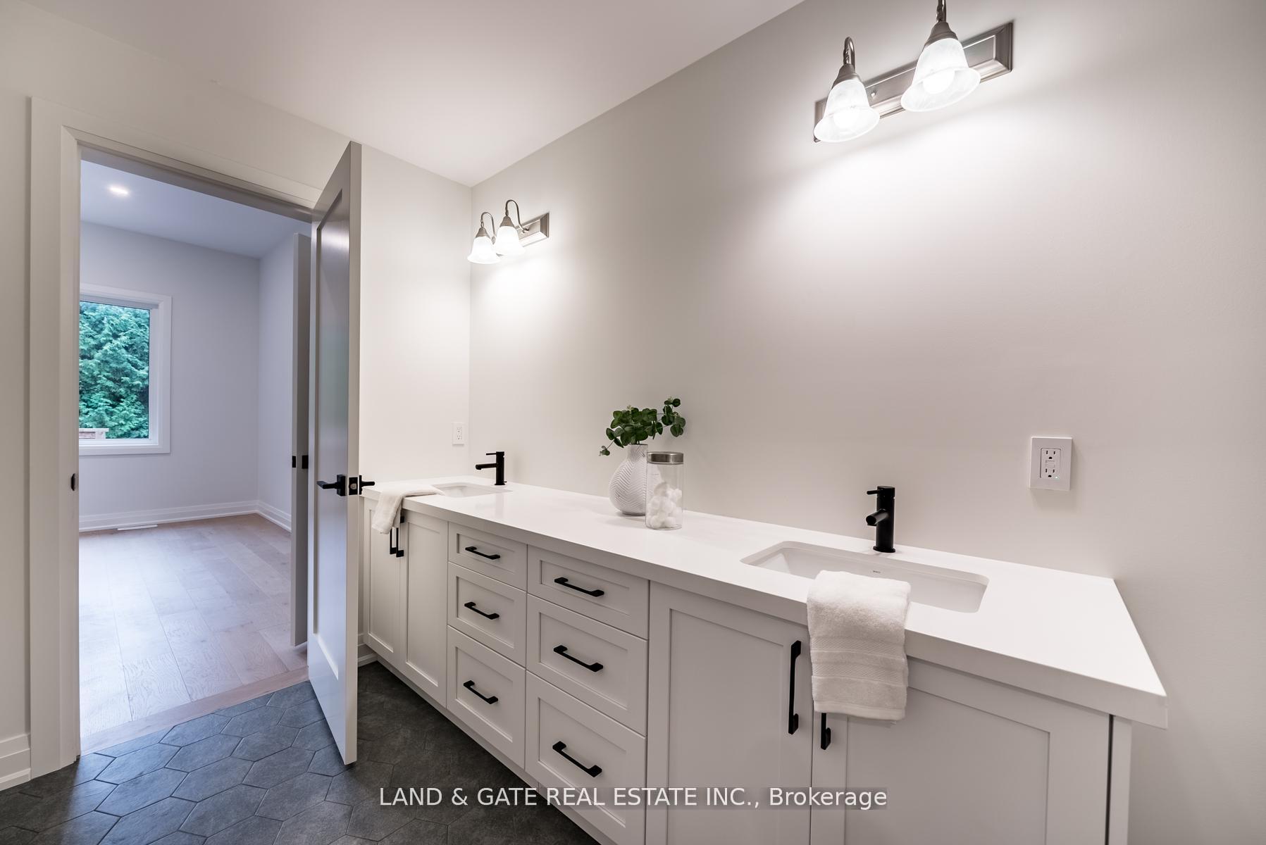 Photo 21 of 132A Elgin Street, Clarington, Bowmanville — HOMEH