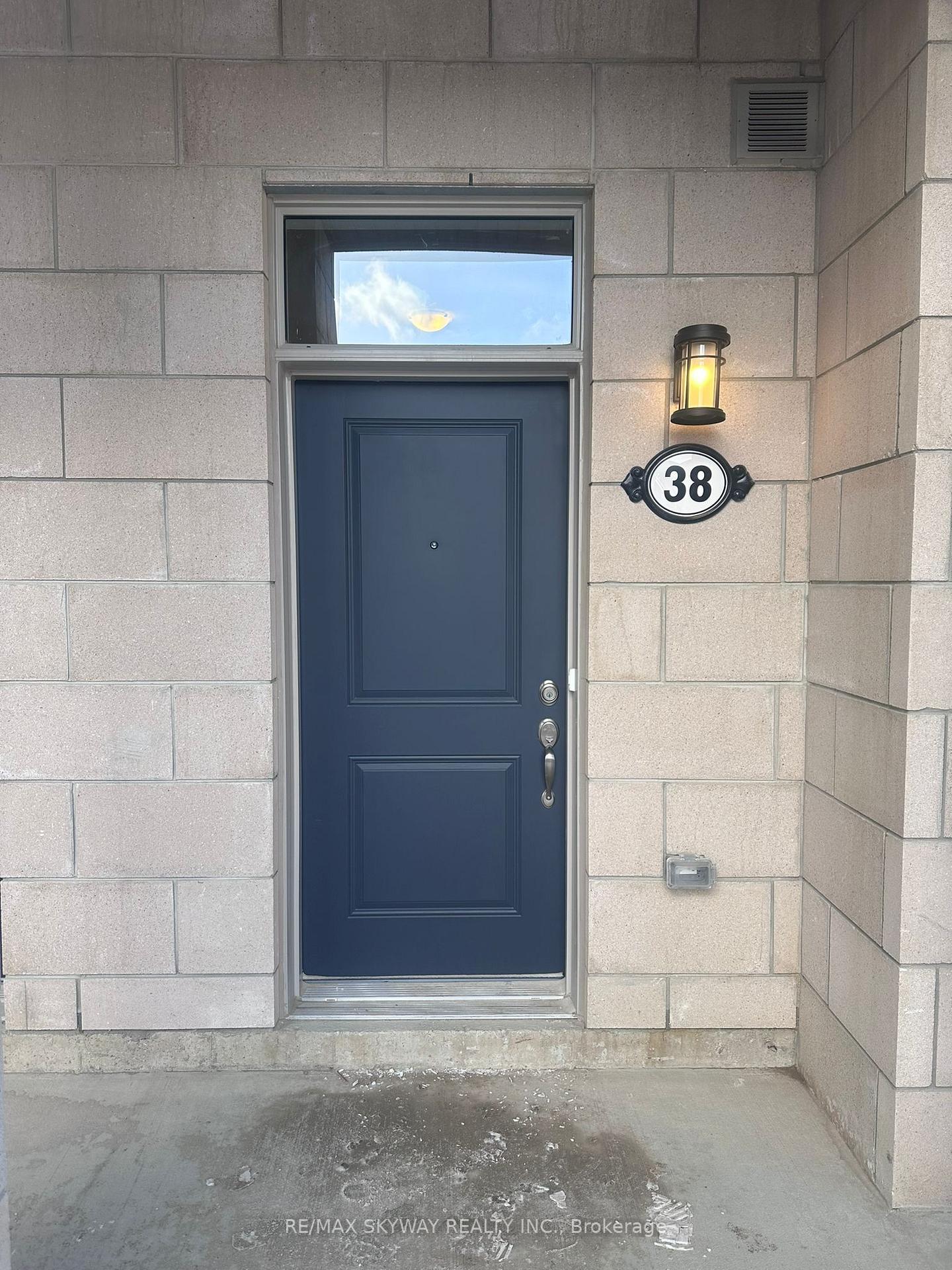 Photo 2 of 38 Springdale Avenue, Caledon, Rural Caledon — HOMEH
