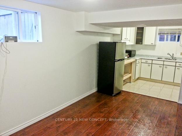 Photo 5 of Unit Basement, 23 Royal Palm Drive, Vaughan, Crestwood-Springfarm-Yorkhill — HOMEH