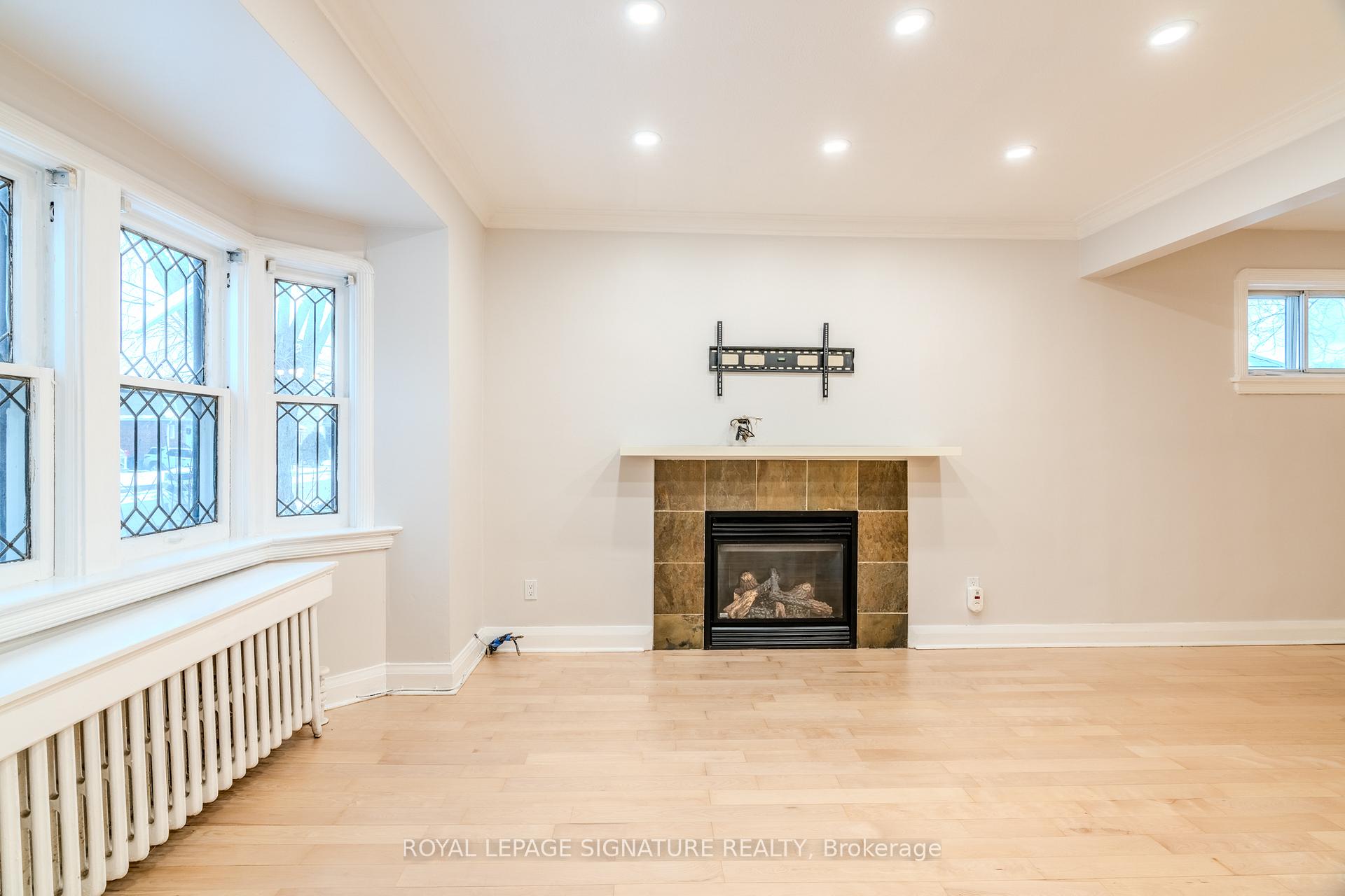 Photo 4 of Unit Main, 37 Athlone Road, Toronto, East York — HOMEH