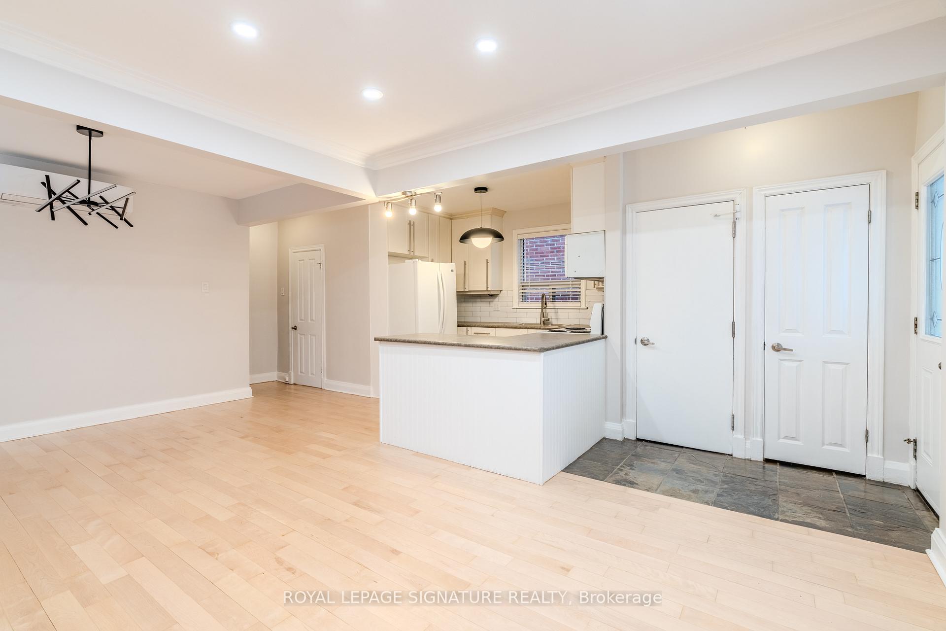 Photo 5 of Unit Main, 37 Athlone Road, Toronto, East York — HOMEH