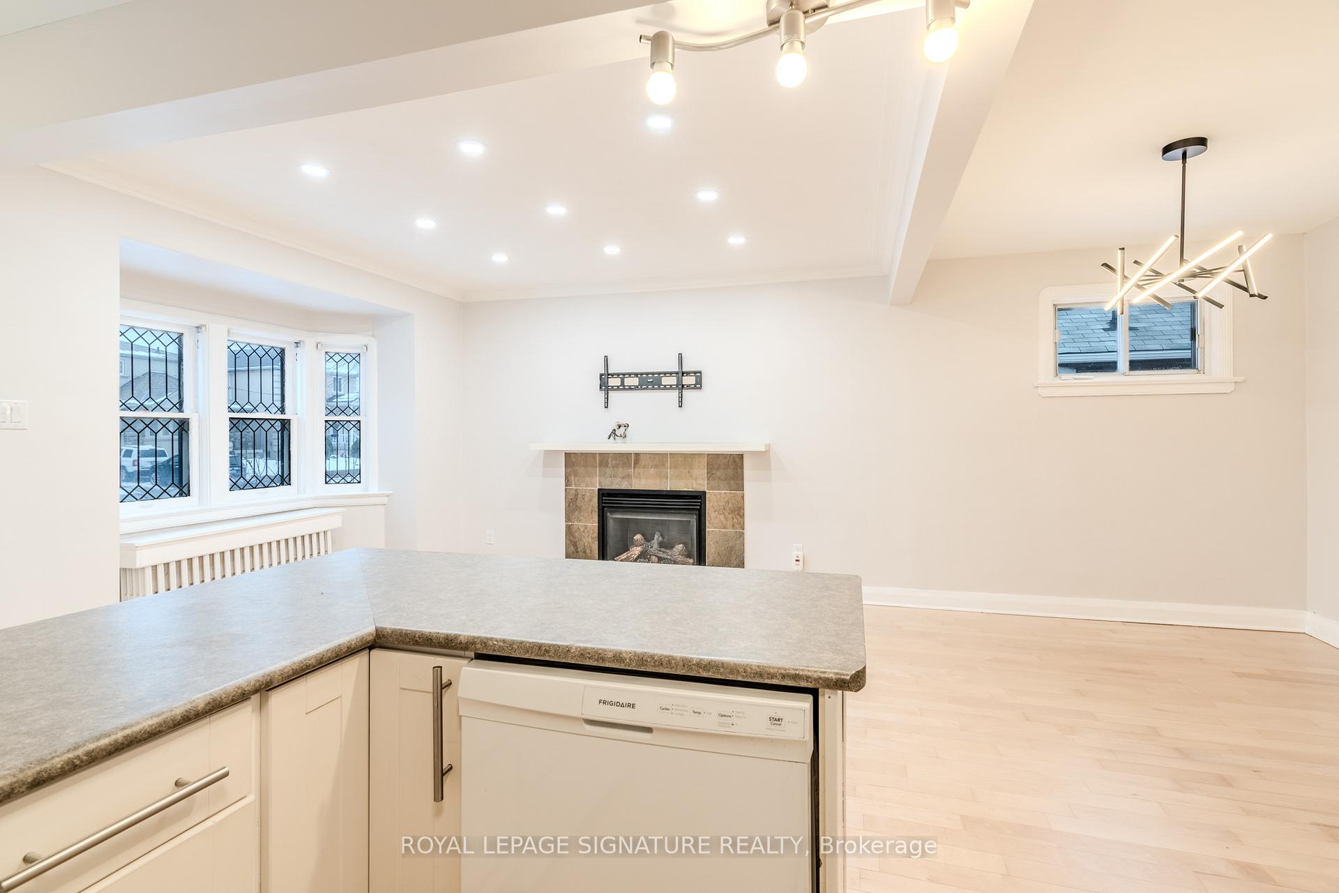 Photo 10 of Unit Main, 37 Athlone Road, Toronto, East York — HOMEH