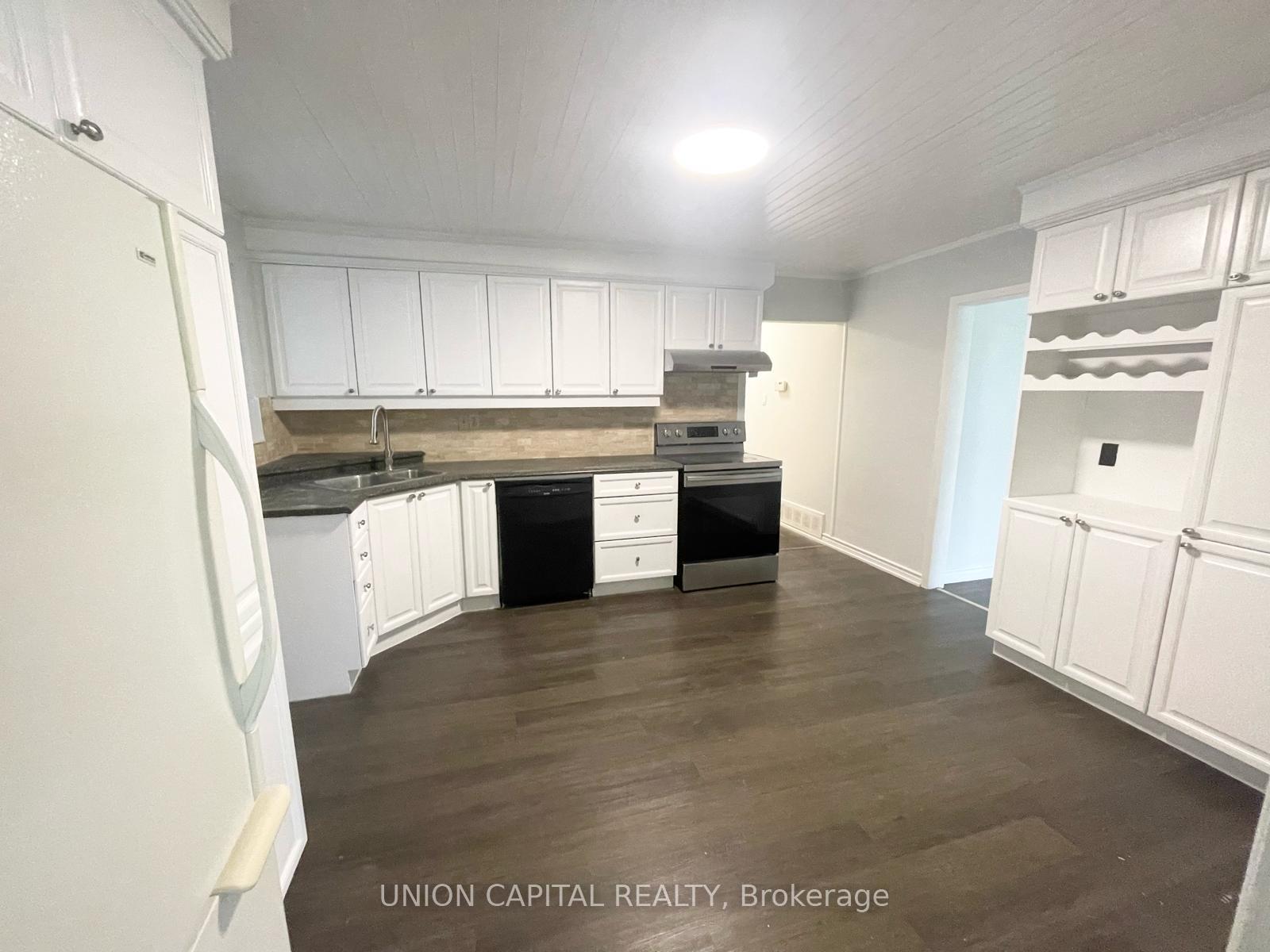 Photo 5 of Unit Upper, 117 Sherwood Forest Drive, Markham, Bullock — HOMEH