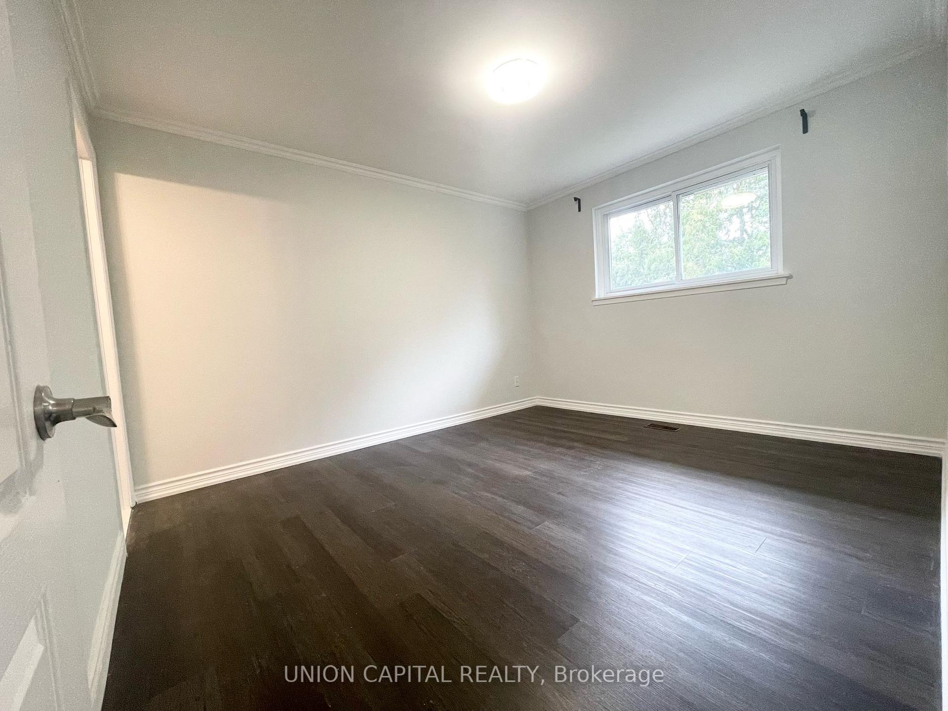 Photo 7 of Unit Upper, 117 Sherwood Forest Drive, Markham, Bullock — HOMEH