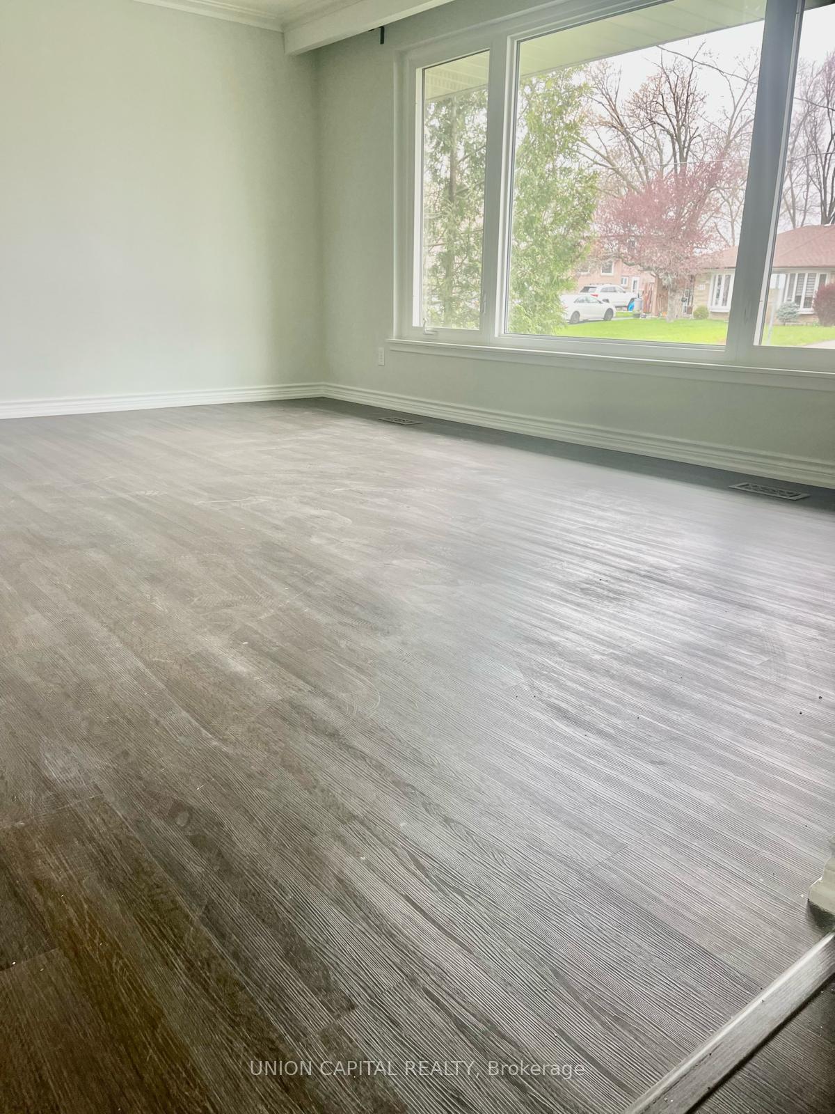 Photo 12 of Unit Upper, 117 Sherwood Forest Drive, Markham, Bullock — HOMEH