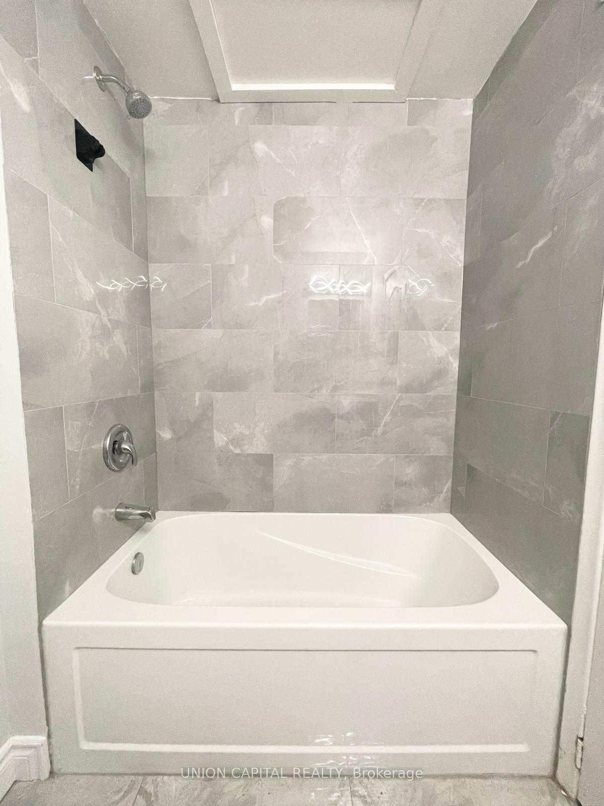 Photo 16 of Unit Upper, 117 Sherwood Forest Drive, Markham, Bullock — HOMEH