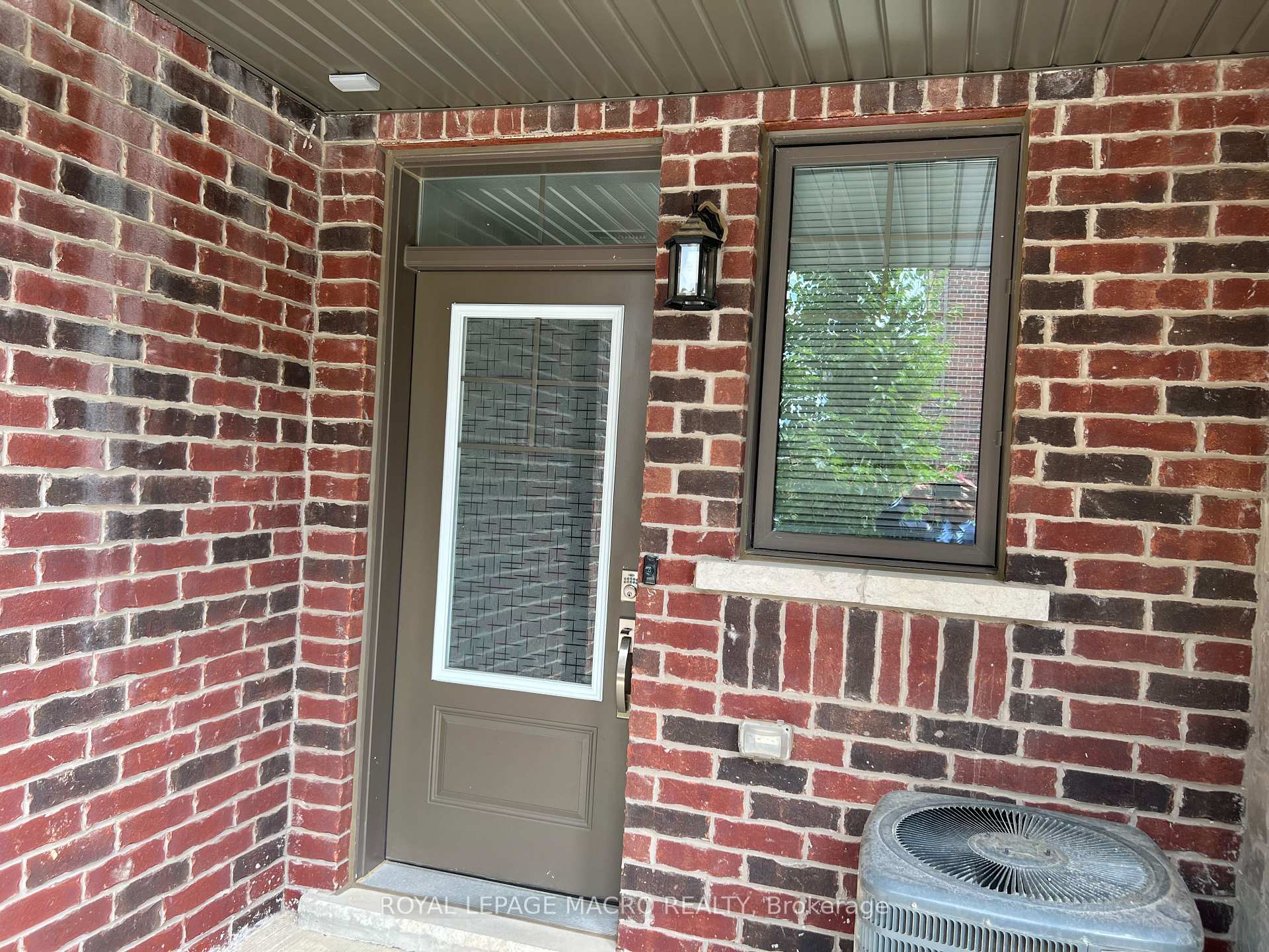 Photo 6 of 12 Workman Lane, Hamilton, Ancaster — HOMEH