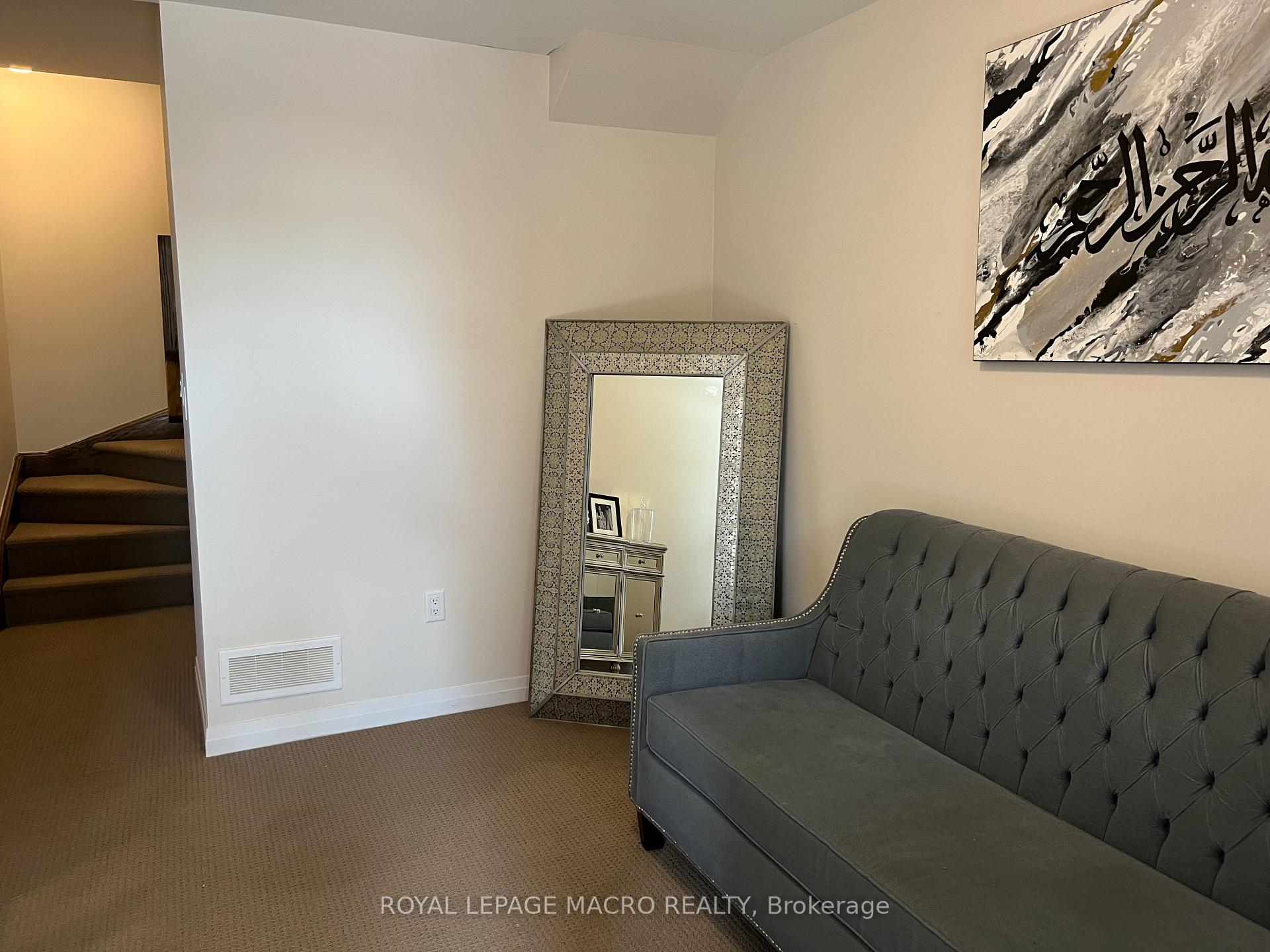 Photo 3 of 12 Workman Lane, Hamilton, Ancaster — HOMEH