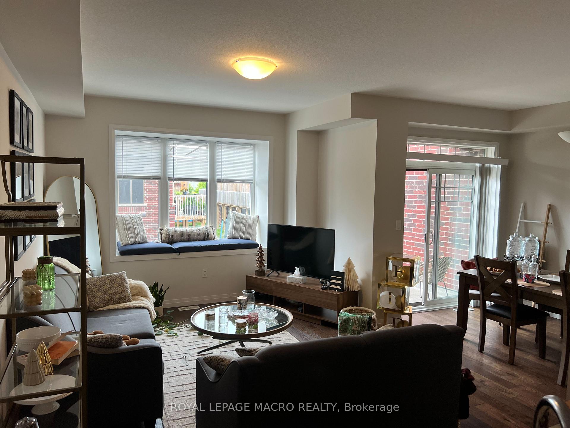 Photo 10 of 12 Workman Lane, Hamilton, Ancaster — HOMEH
