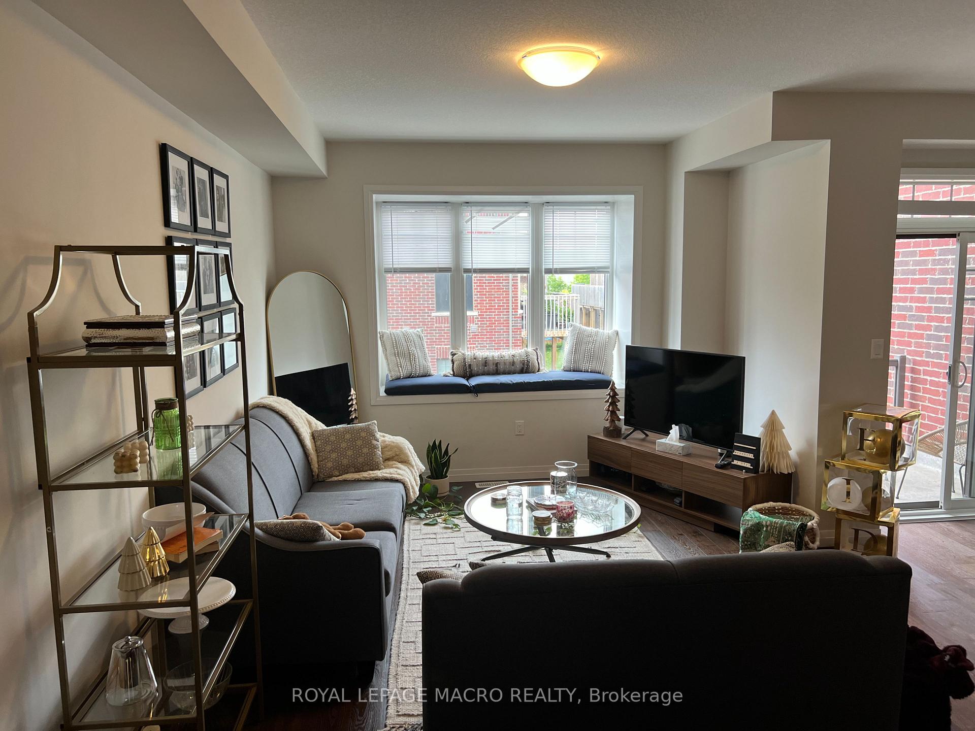 Photo 9 of 12 Workman Lane, Hamilton, Ancaster — HOMEH