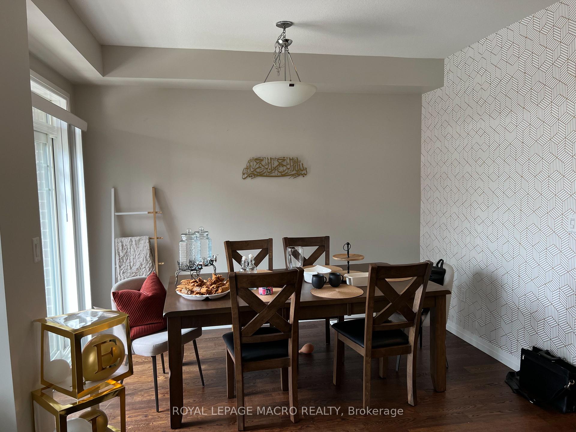 Photo 11 of 12 Workman Lane, Hamilton, Ancaster — HOMEH