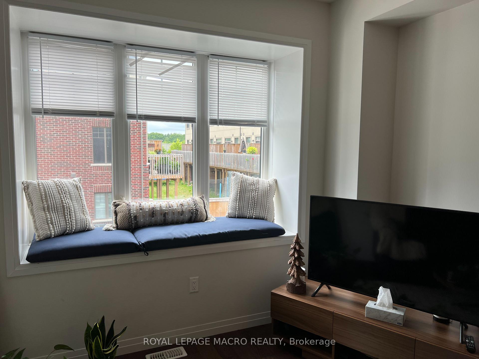 Photo 12 of 12 Workman Lane, Hamilton, Ancaster — HOMEH