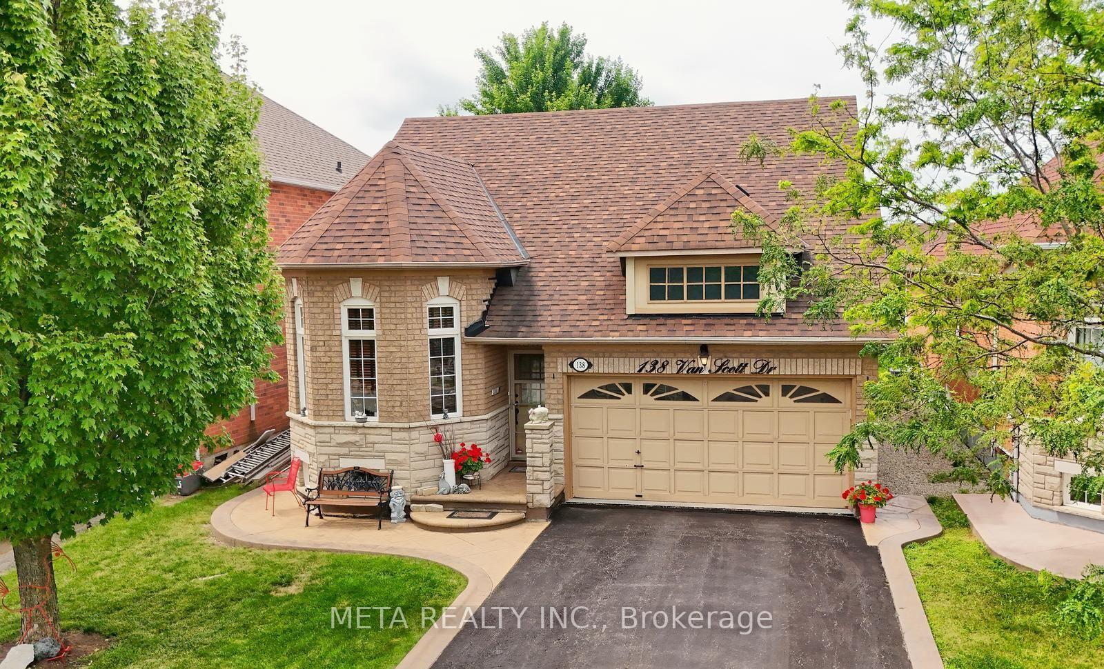 Front of Unit UPPER, 138 Van scott Drive N