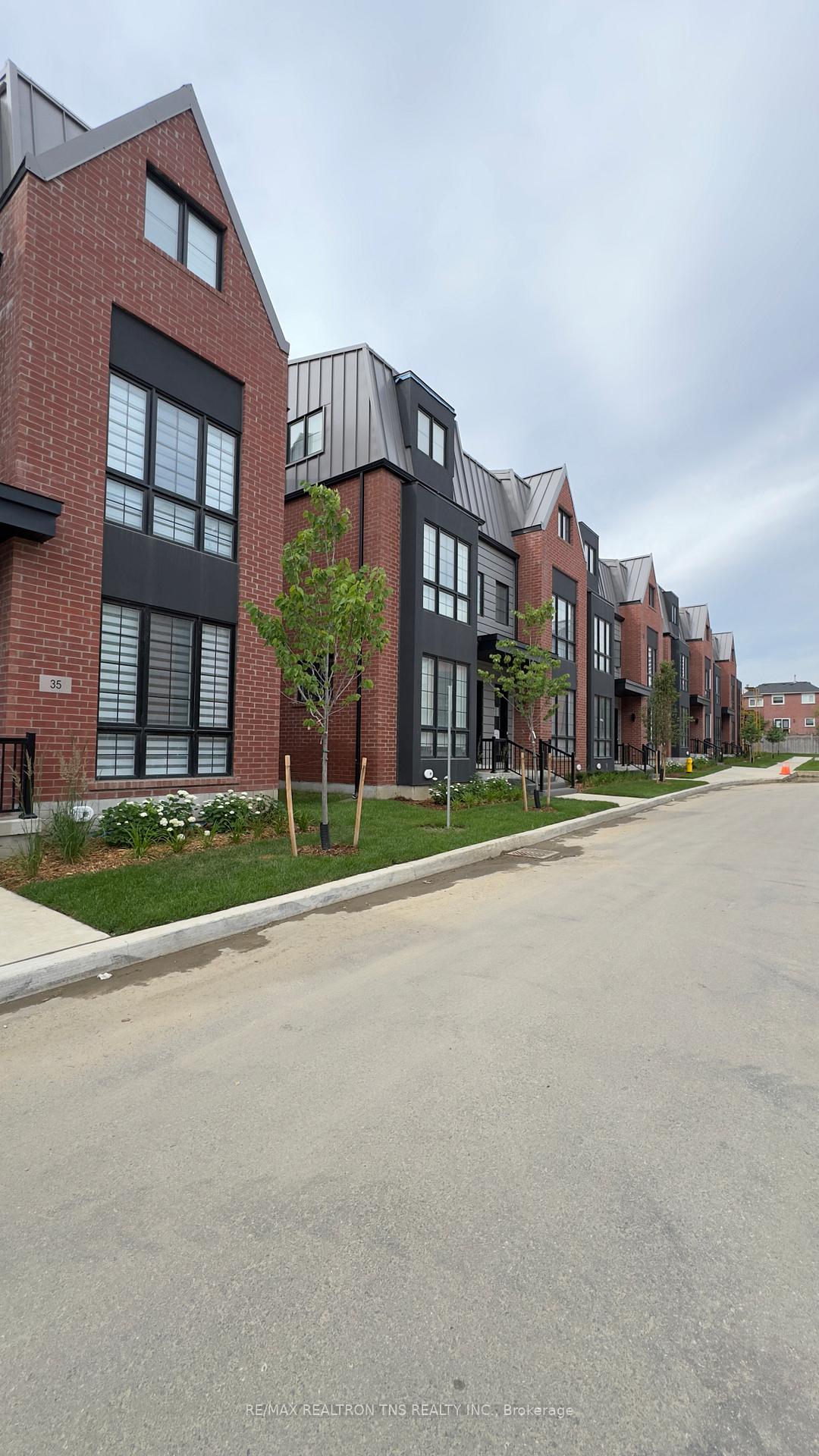 Front of Unit 63, 63 Alton Crescent N