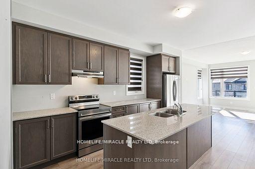 Photo 10 of 27 Assunta Lane, Clarington, Bowmanville — HOMEH