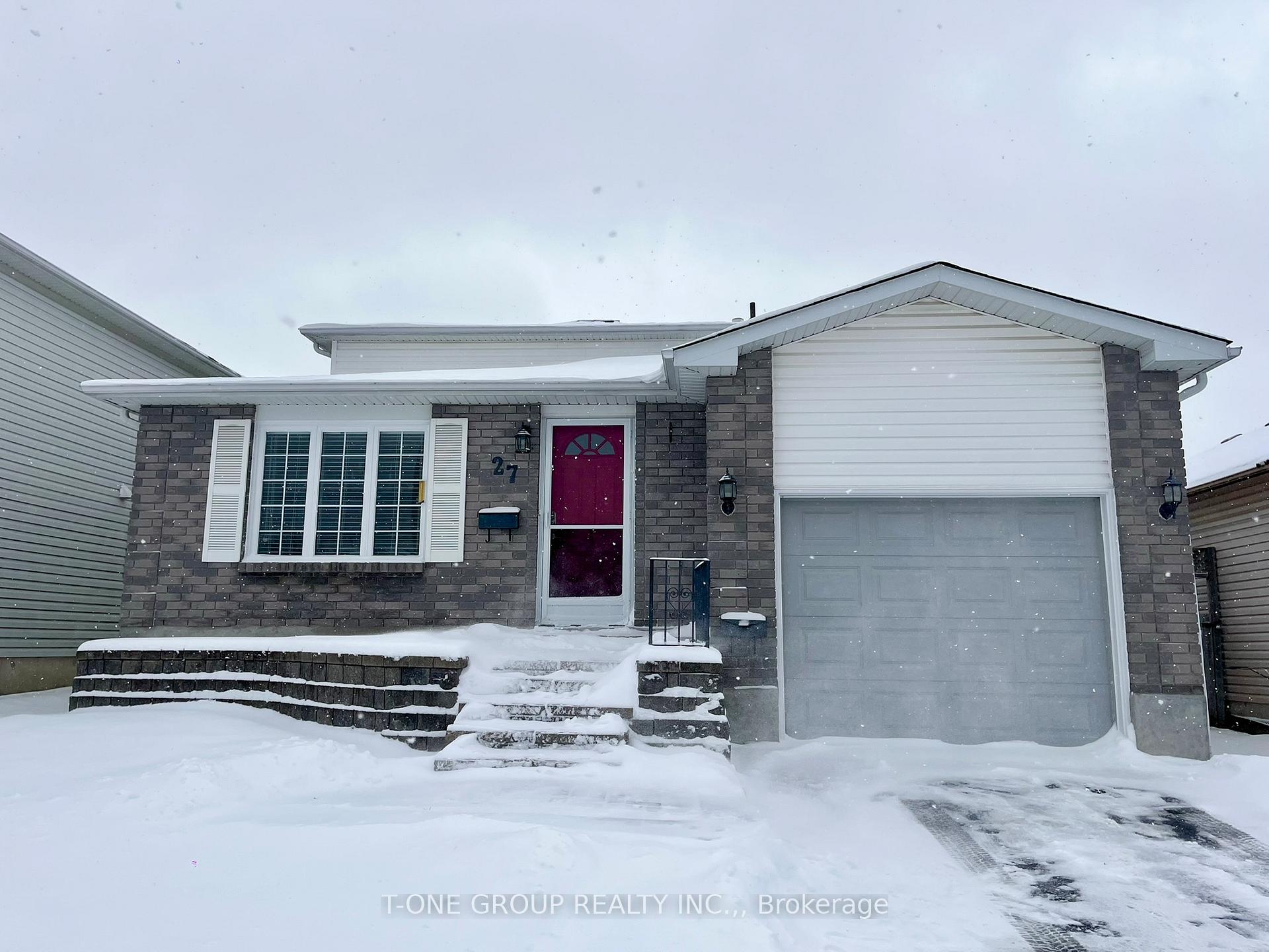 Photo 1 of 27 Waddington Crescent, Barrie, Holly — HOMEH