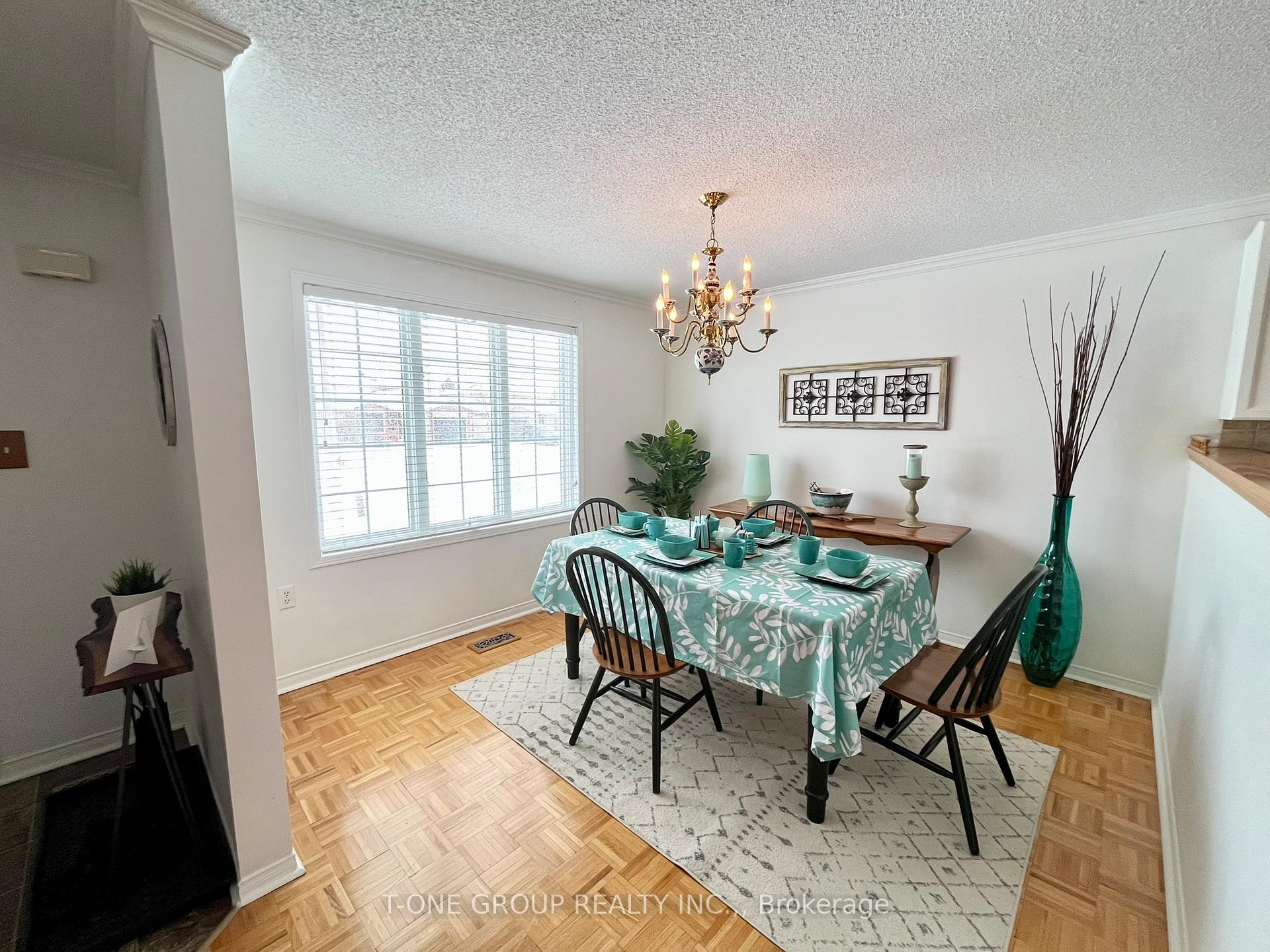 Photo 2 of 27 Waddington Crescent, Barrie, Holly — HOMEH