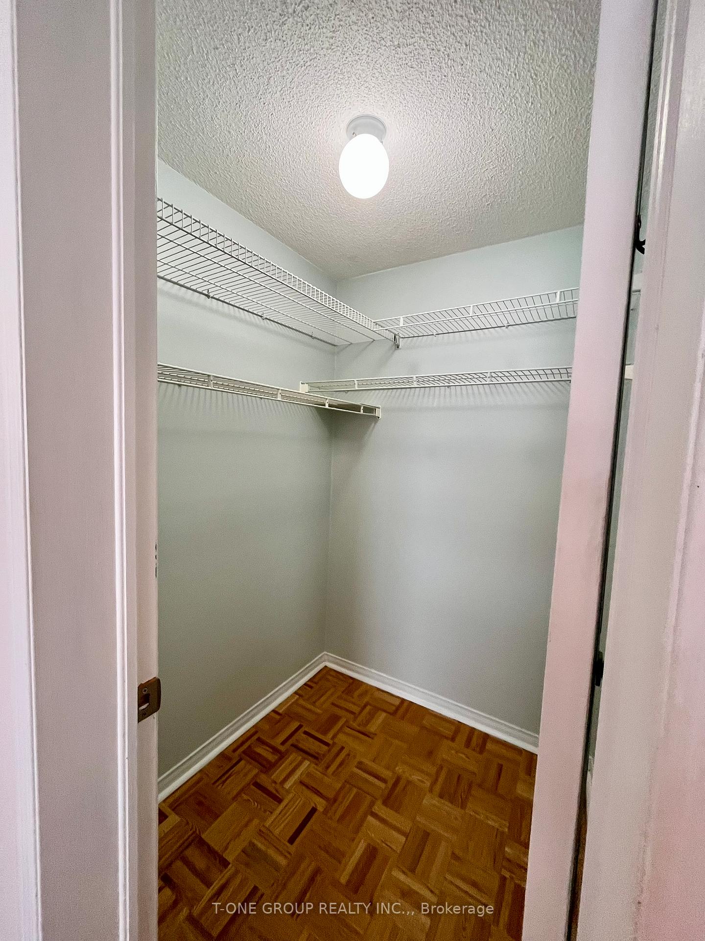 Photo 10 of 27 Waddington Crescent, Barrie, Holly — HOMEH