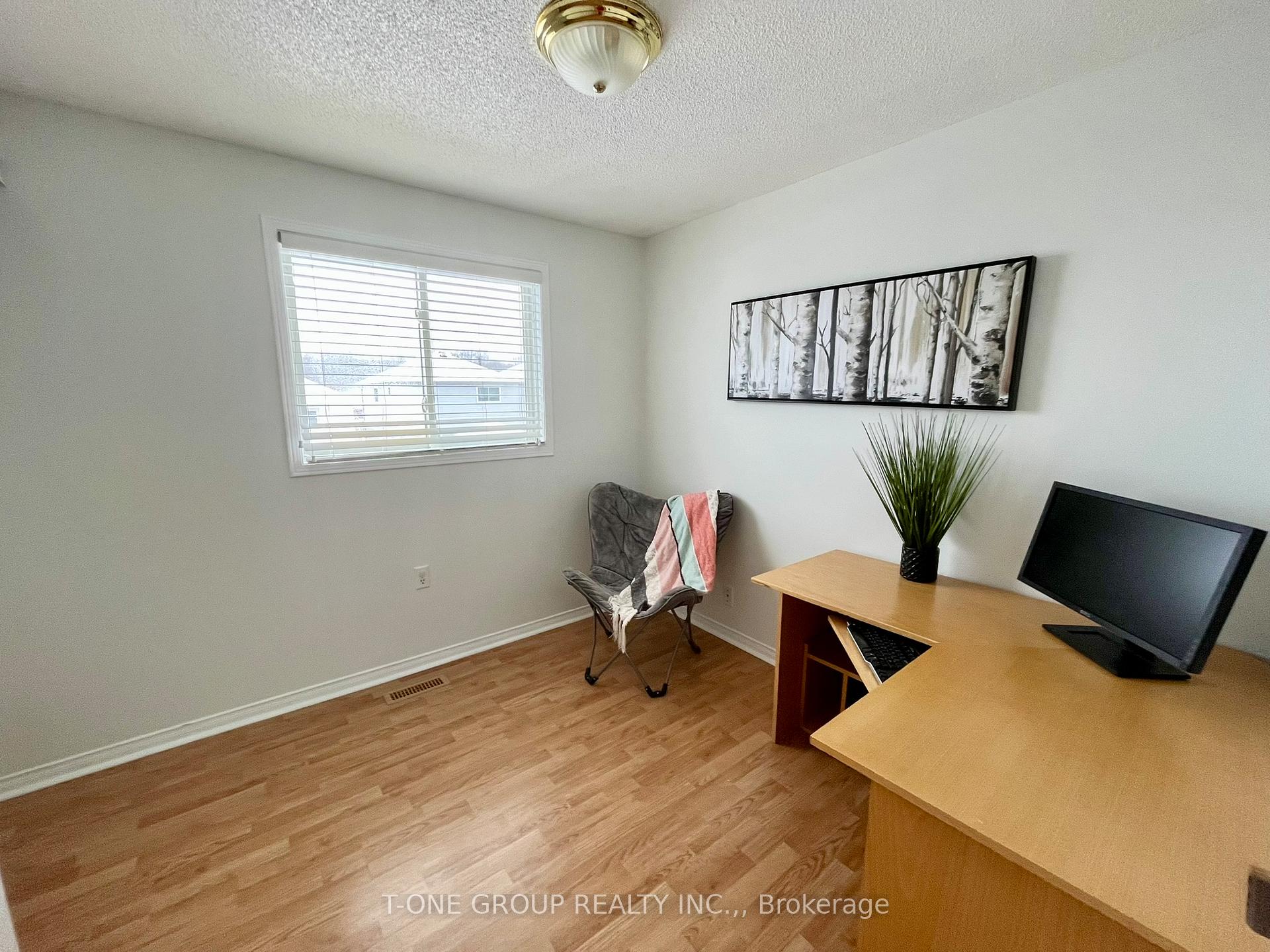 Photo 11 of 27 Waddington Crescent, Barrie, Holly — HOMEH