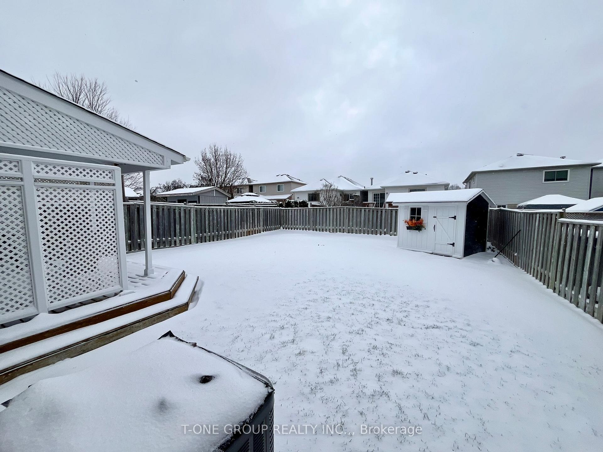 Photo 15 of 27 Waddington Crescent, Barrie, Holly — HOMEH