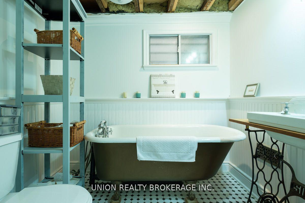 Photo 12 of 121 Rhodes Avenue, Toronto, Greenwood-Coxwell — HOMEH