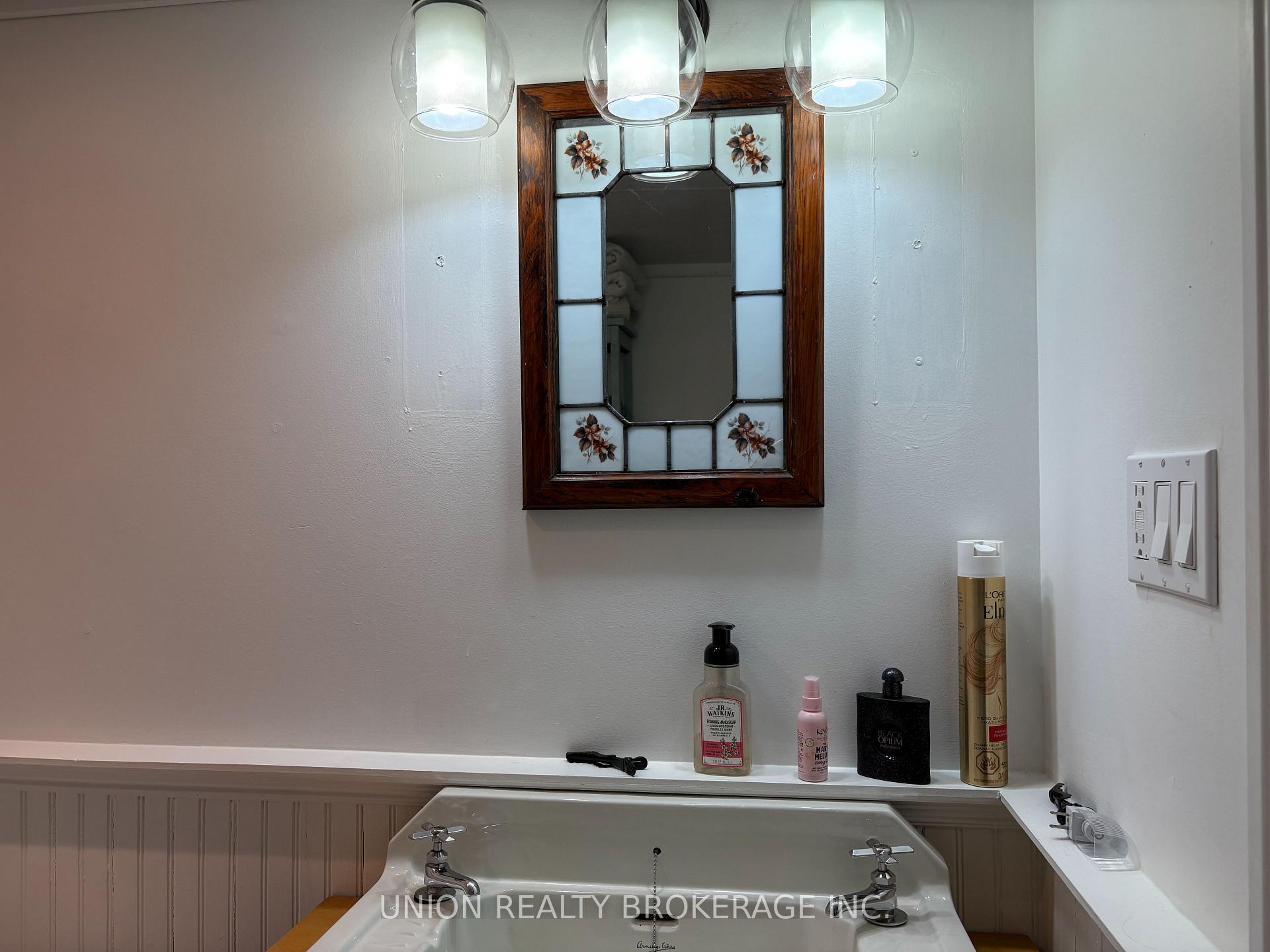 Photo 15 of 121 Rhodes Avenue, Toronto, Greenwood-Coxwell — HOMEH
