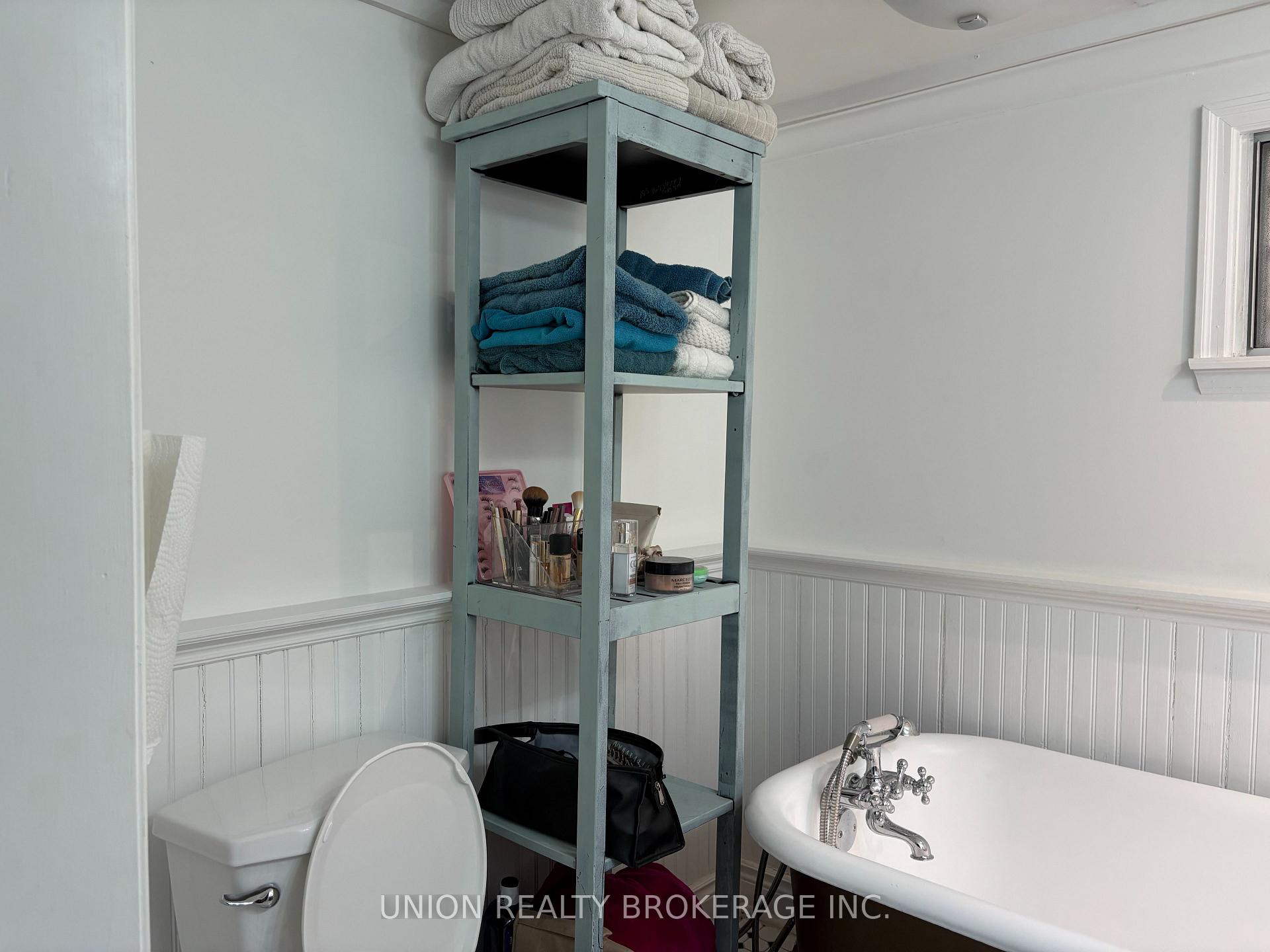 Photo 20 of 121 Rhodes Avenue, Toronto, Greenwood-Coxwell — HOMEH
