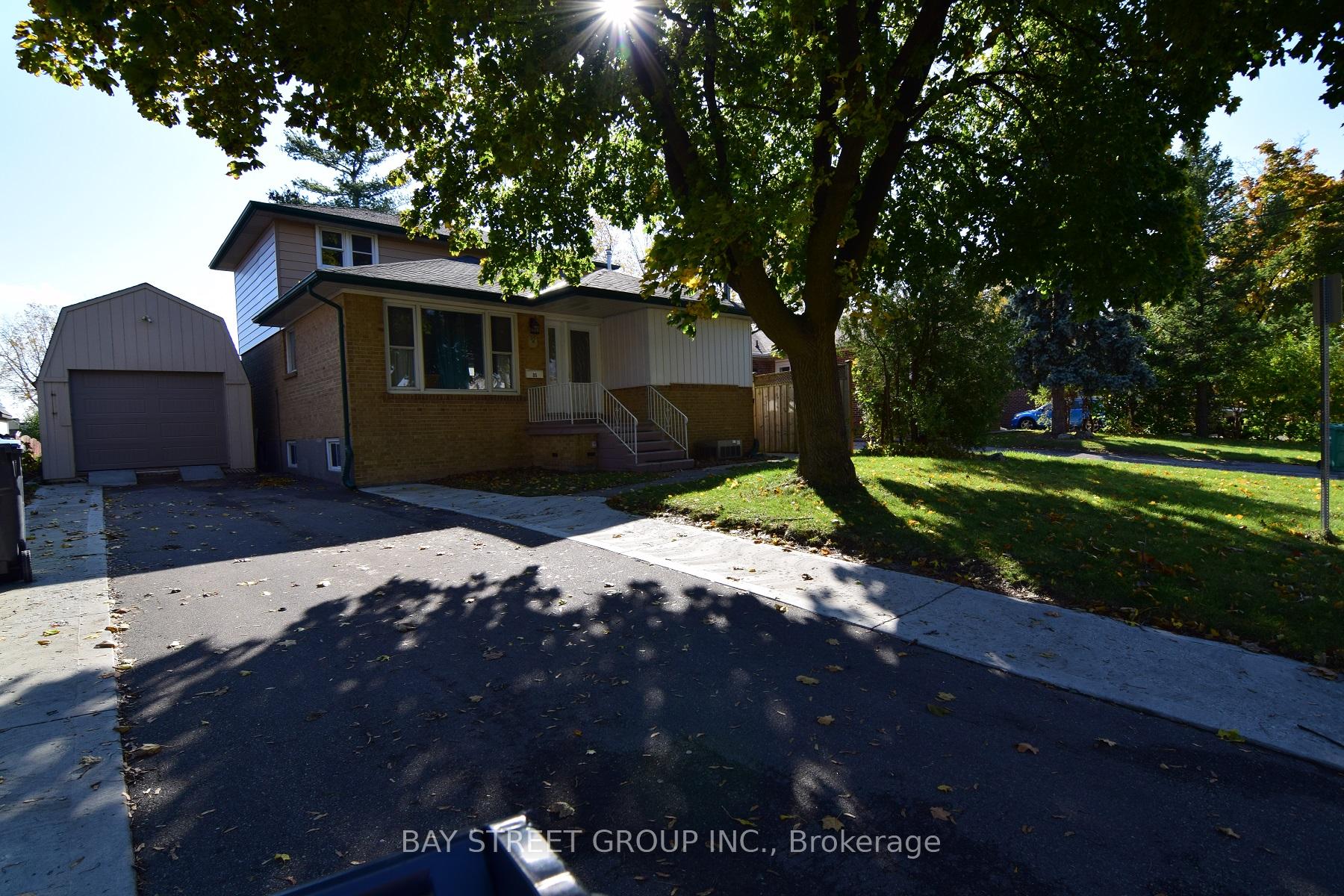 Photo 1 of Unit Upper, 35 Cumberland Dr., Brampton, Brampton North — HOMEH