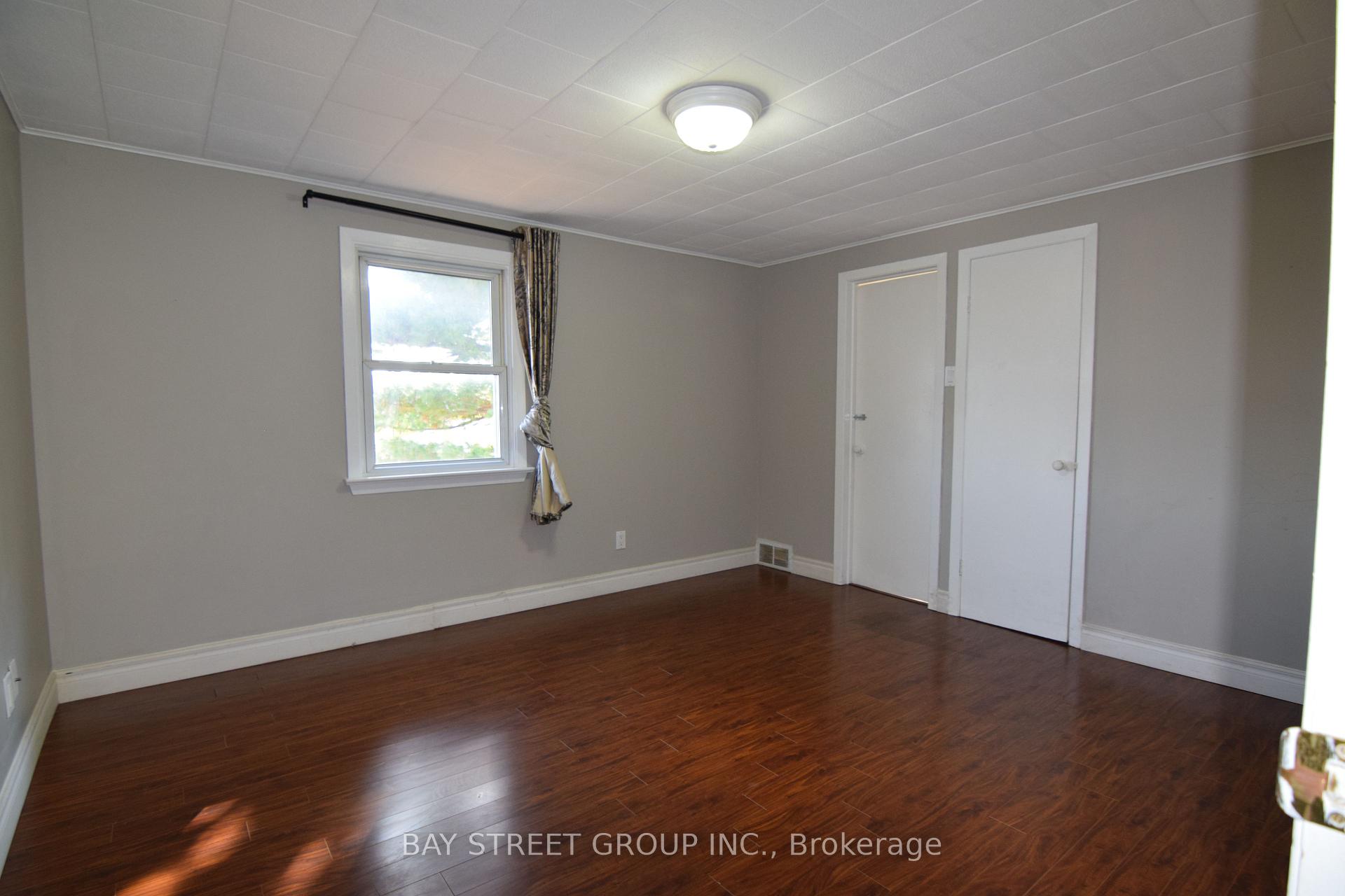 Photo 14 of Unit Upper, 35 Cumberland Dr., Brampton, Brampton North — HOMEH