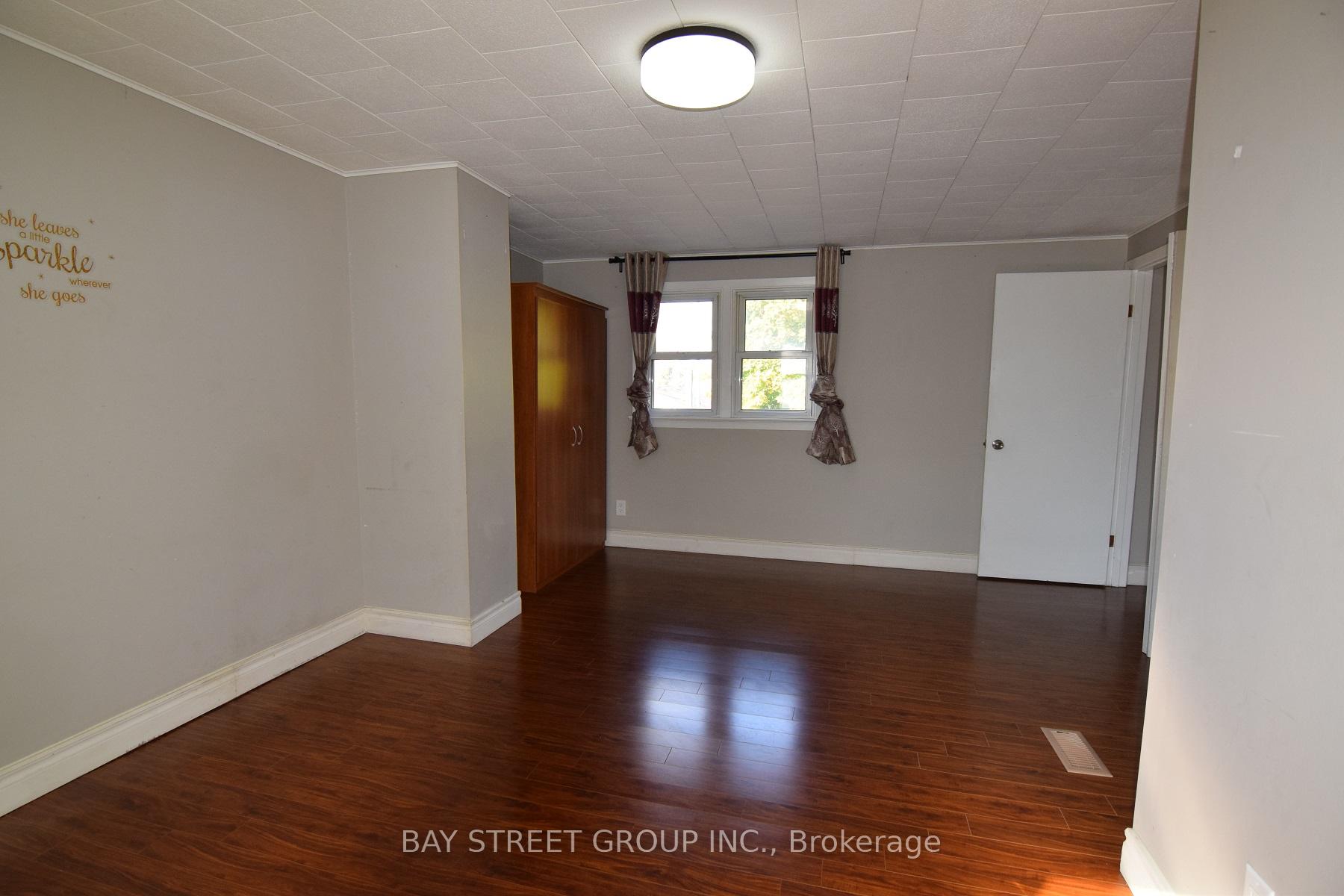 Photo 12 of Unit Upper, 35 Cumberland Dr., Brampton, Brampton North — HOMEH