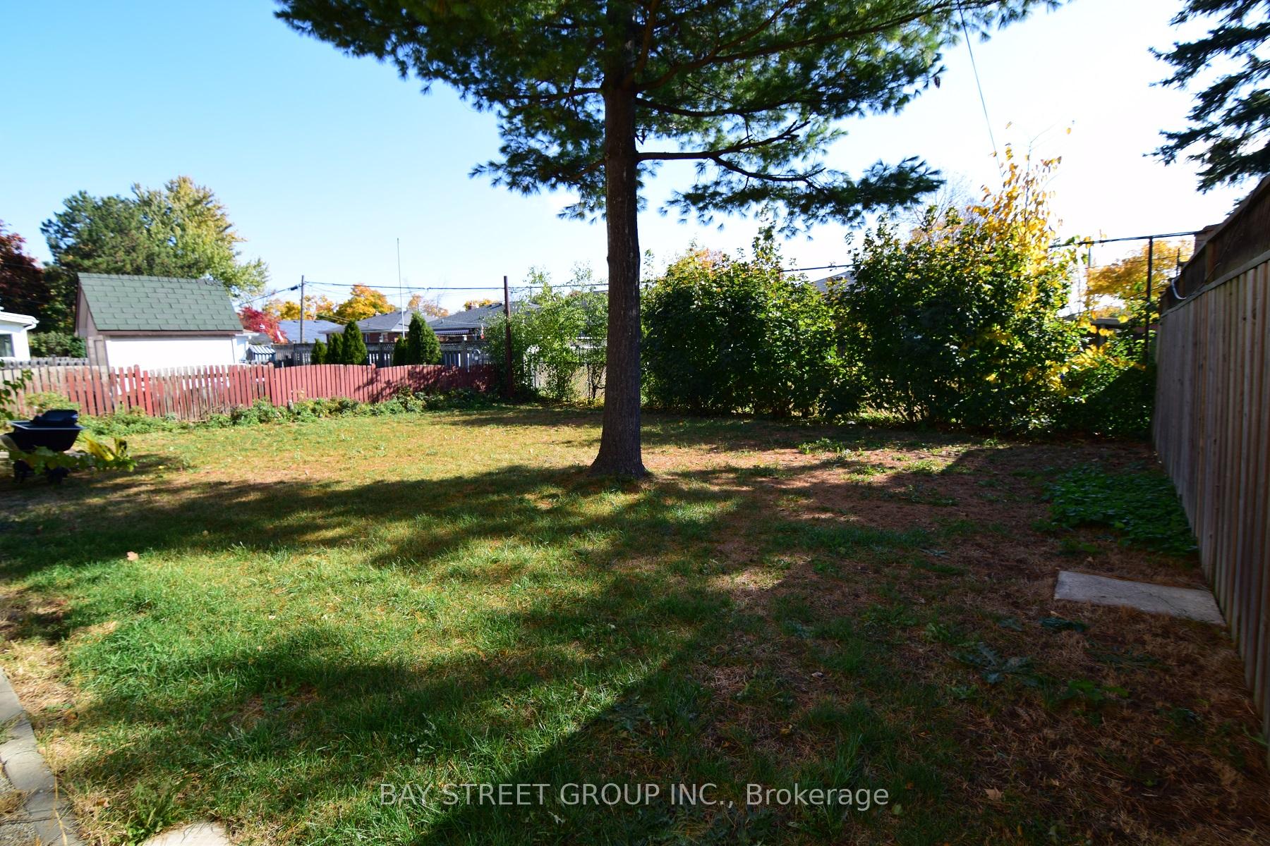 Photo 11 of Unit Upper, 35 Cumberland Dr., Brampton, Brampton North — HOMEH