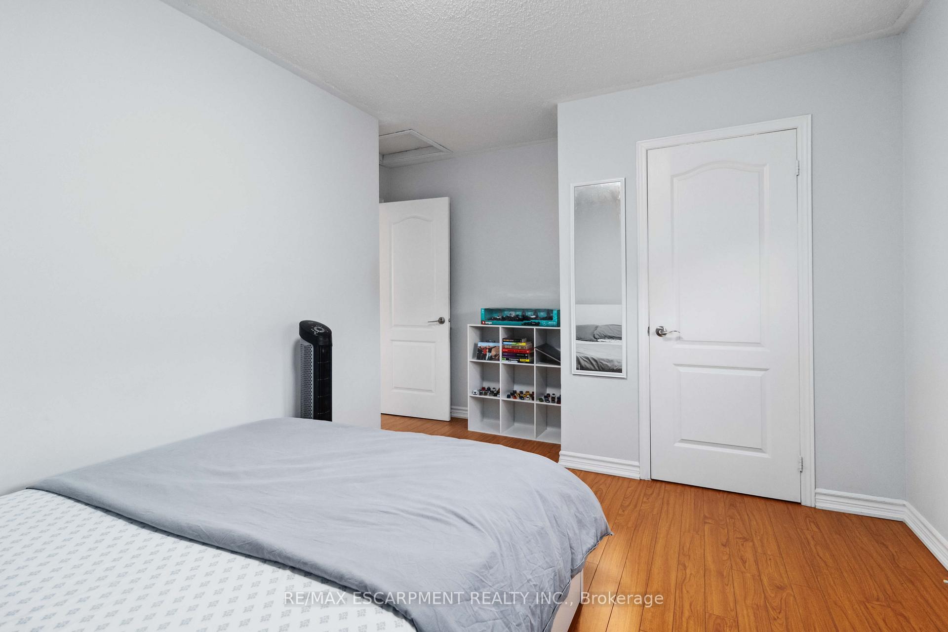 Photo 18 of 7 Wyoming Trail, Brampton, Sandringham-Wellington — HOMEH