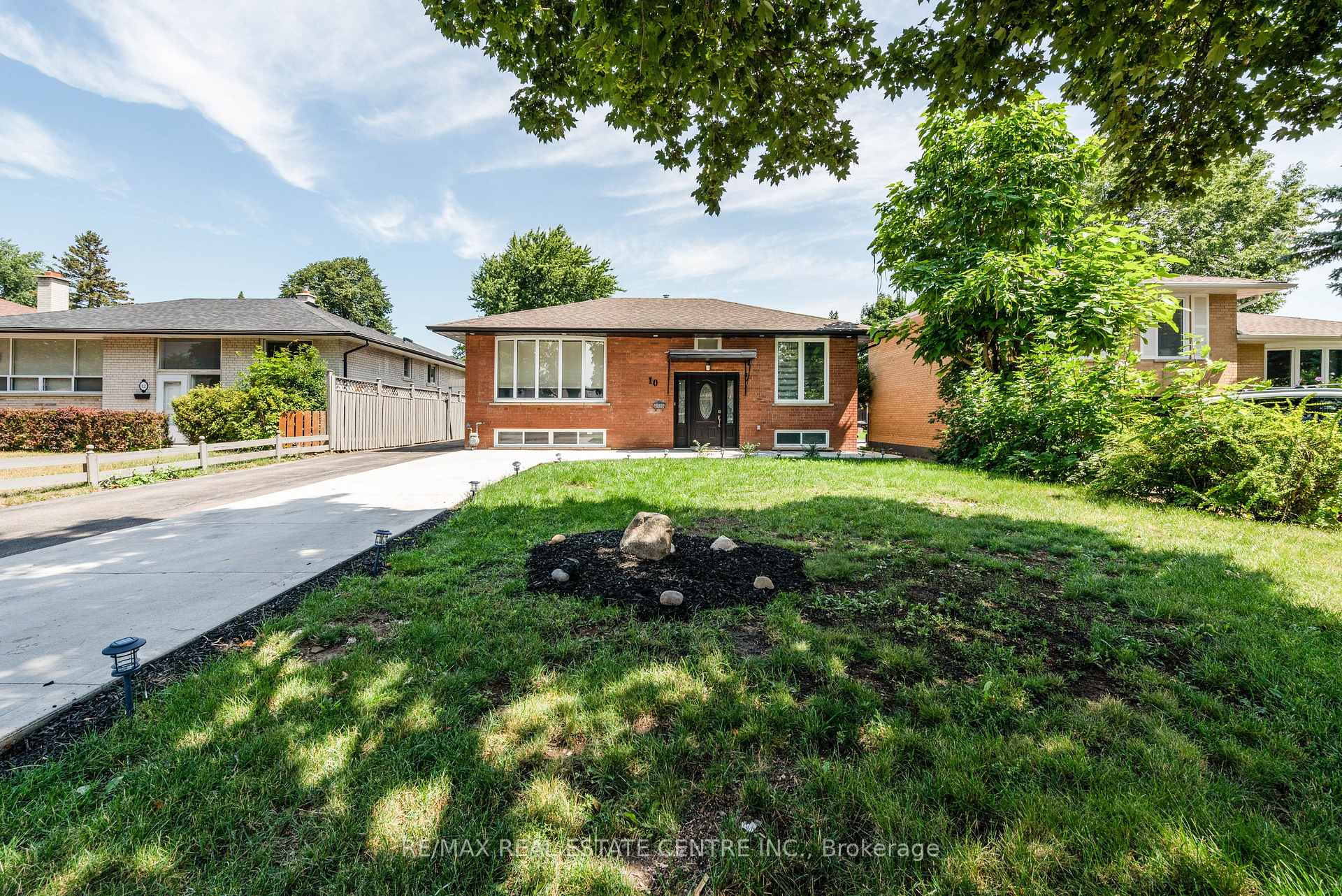 Photo 1 of 10 Grange Drive, Brampton, Northwood Park — HOMEH