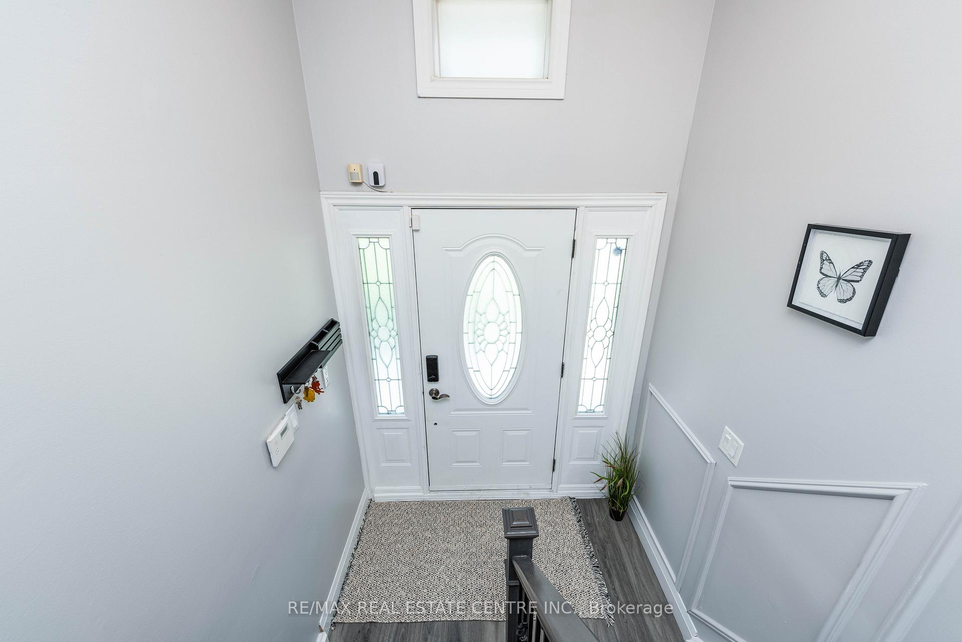 Photo 4 of 10 Grange Drive, Brampton, Northwood Park — HOMEH