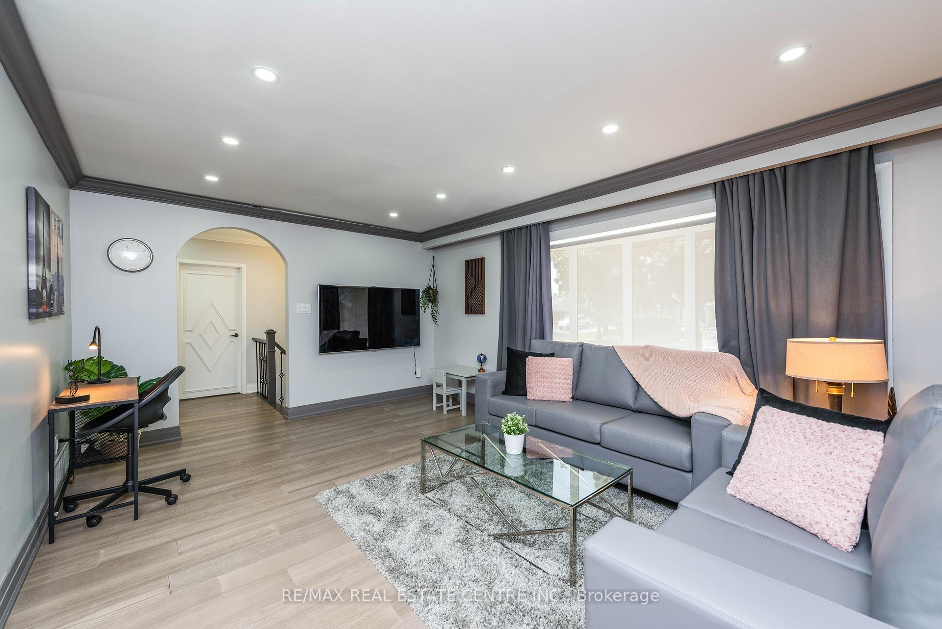 Photo 8 of 10 Grange Drive, Brampton, Northwood Park — HOMEH
