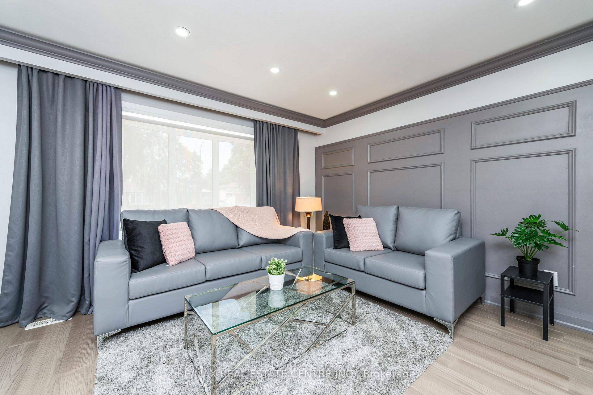 Photo 11 of 10 Grange Drive, Brampton, Northwood Park — HOMEH