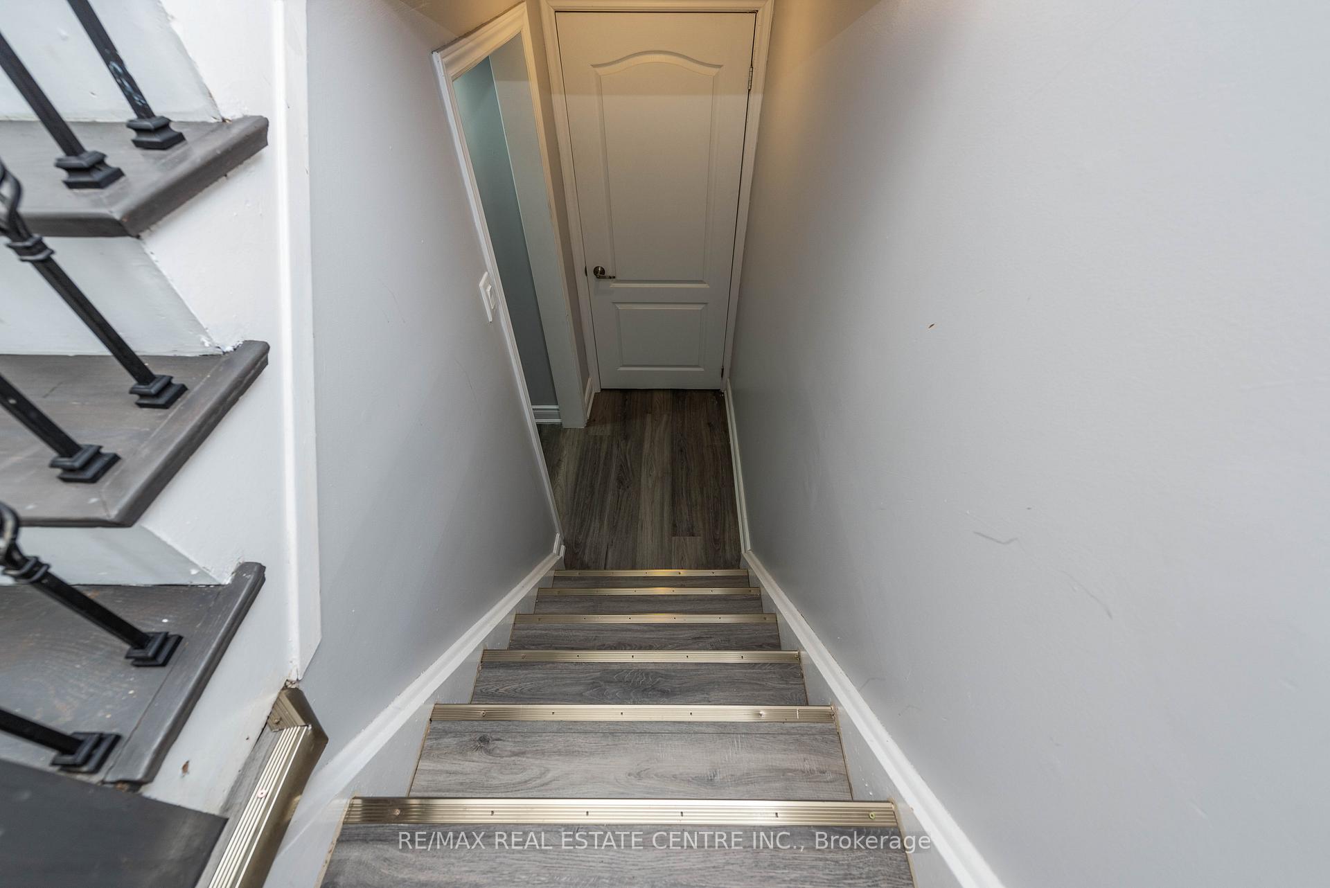 Photo 23 of 10 Grange Drive, Brampton, Northwood Park — HOMEH