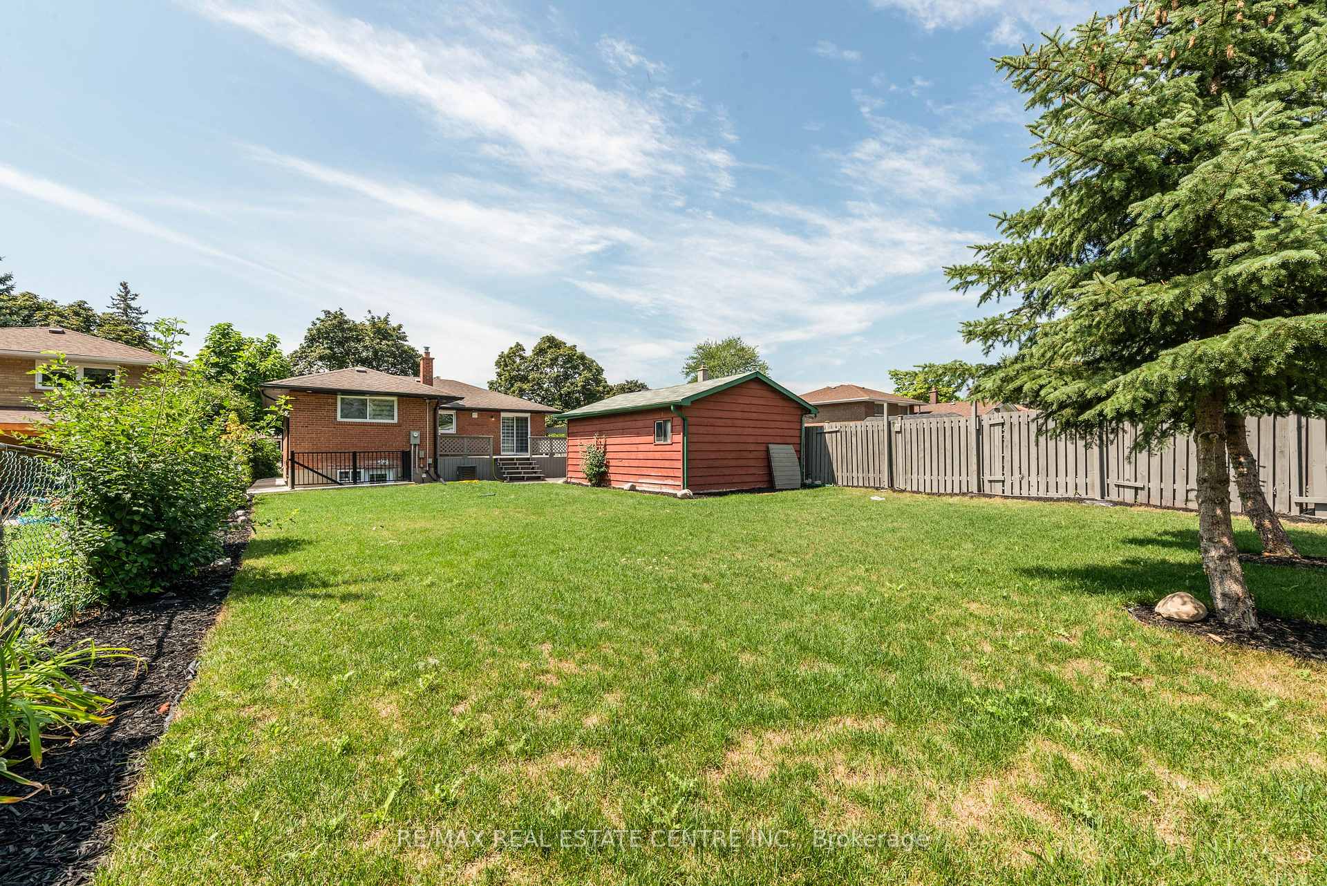 Photo 32 of 10 Grange Drive, Brampton, Northwood Park — HOMEH
