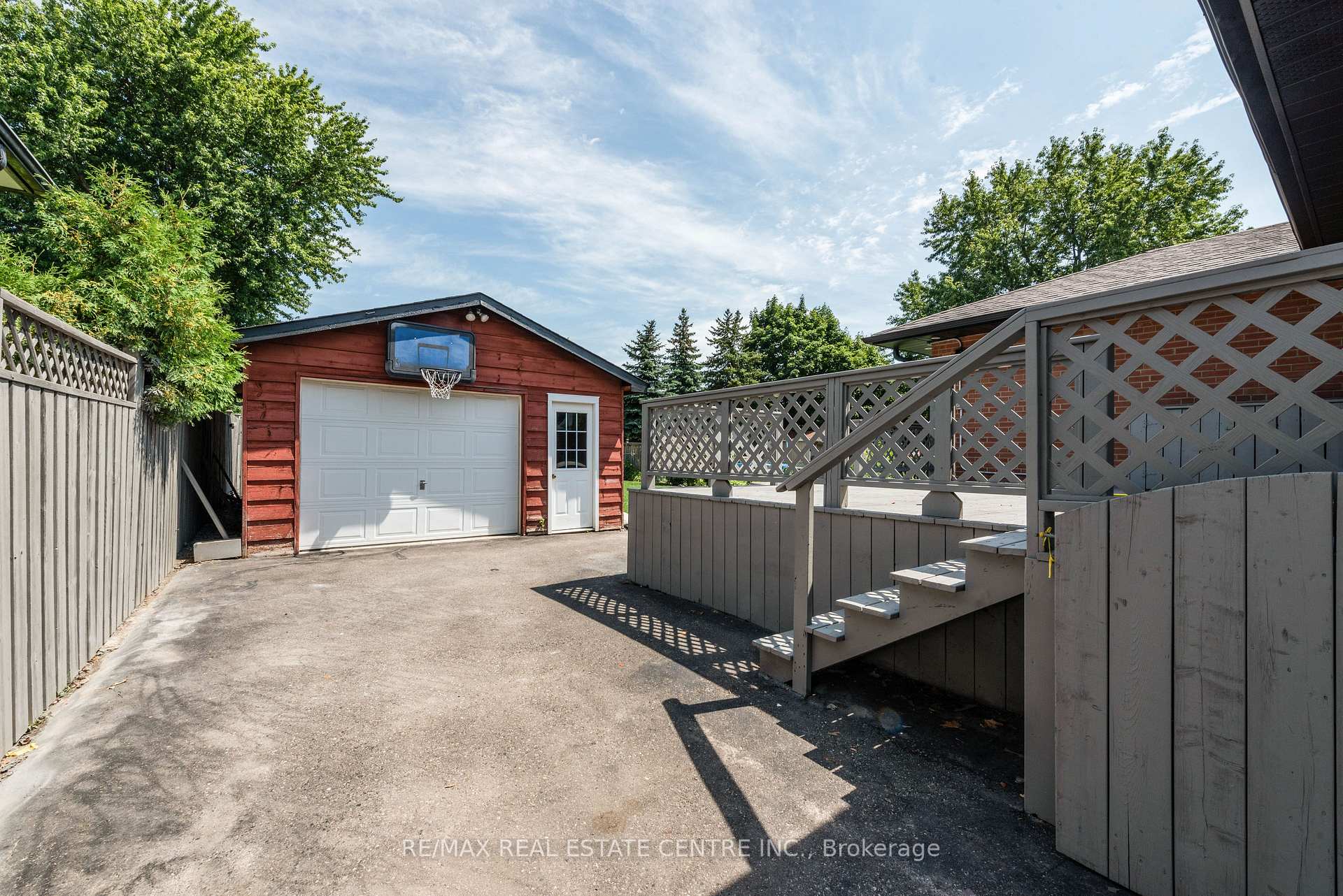 Photo 34 of 10 Grange Drive, Brampton, Northwood Park — HOMEH