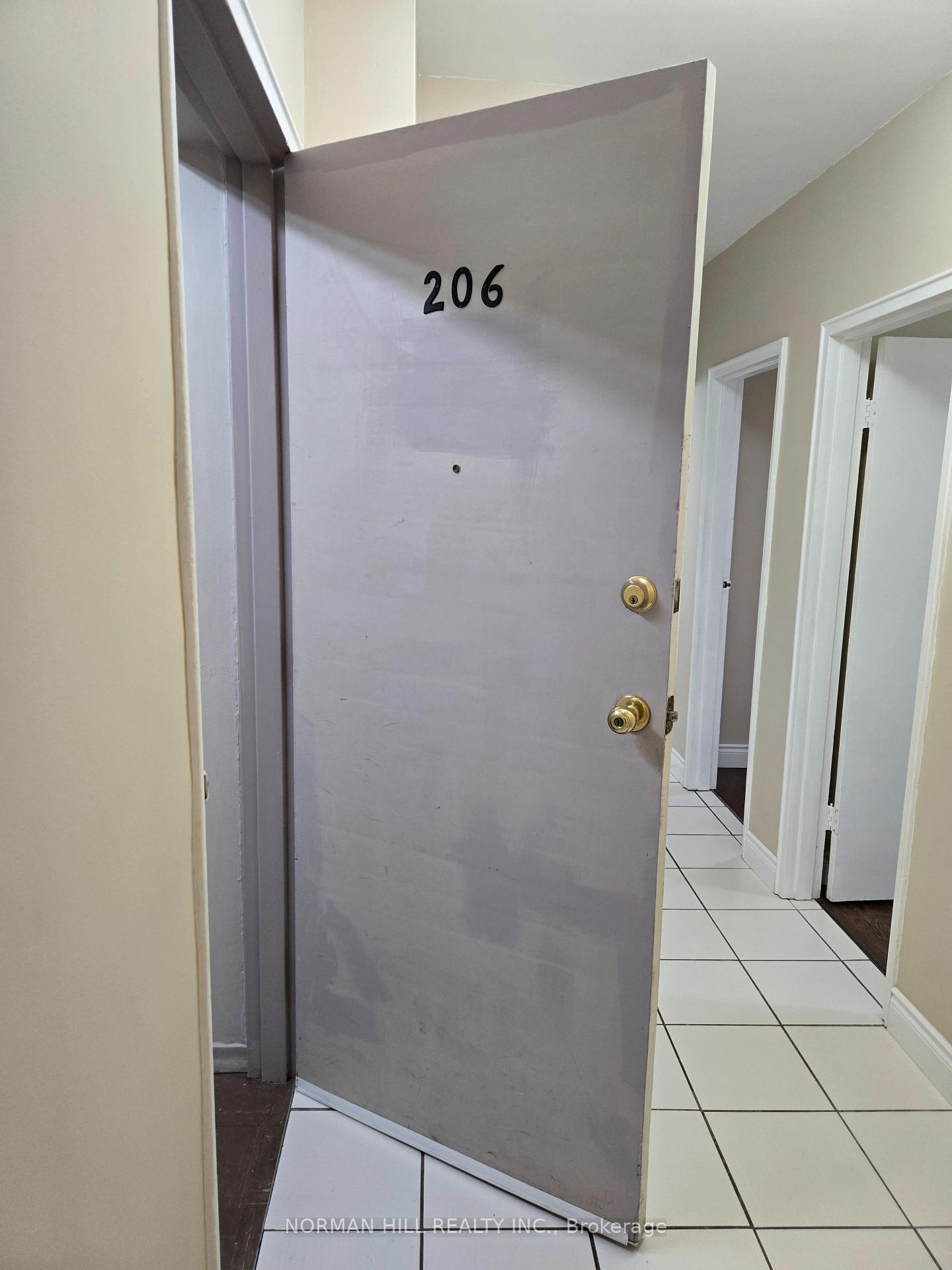 Photo 2 of Unit 206, 416 E 42nd Street, Hamilton, Mohawk — HOMEH