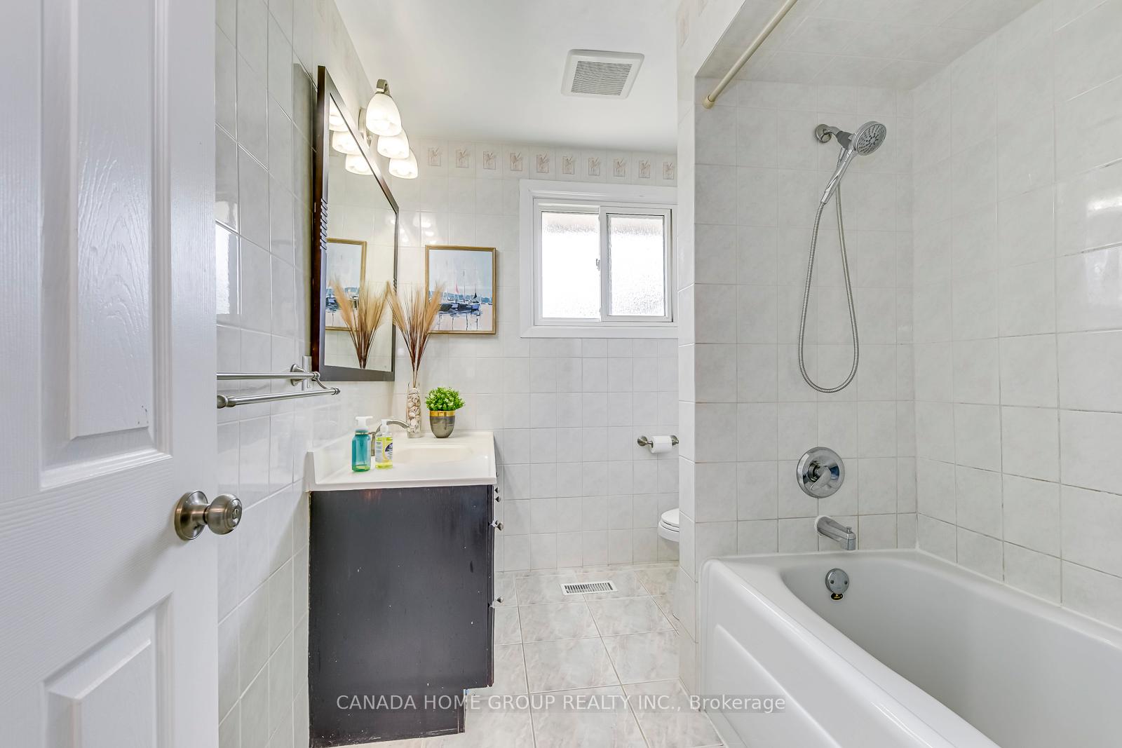 Photo 12 of 12 Pinard Street, Hamilton, Vincent — HOMEH