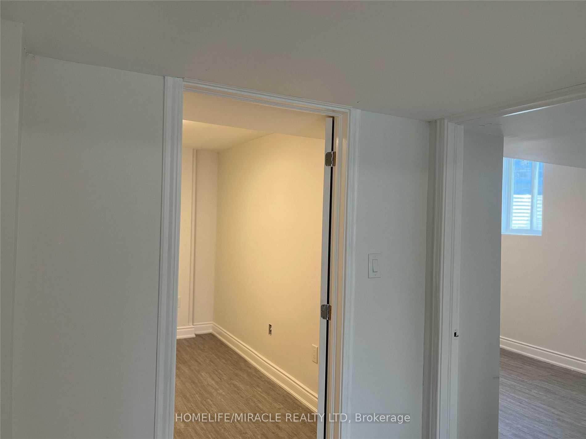 Photo 12 of 22 Old Cleeve Crescent, Brampton, Northwest Brampton — HOMEH