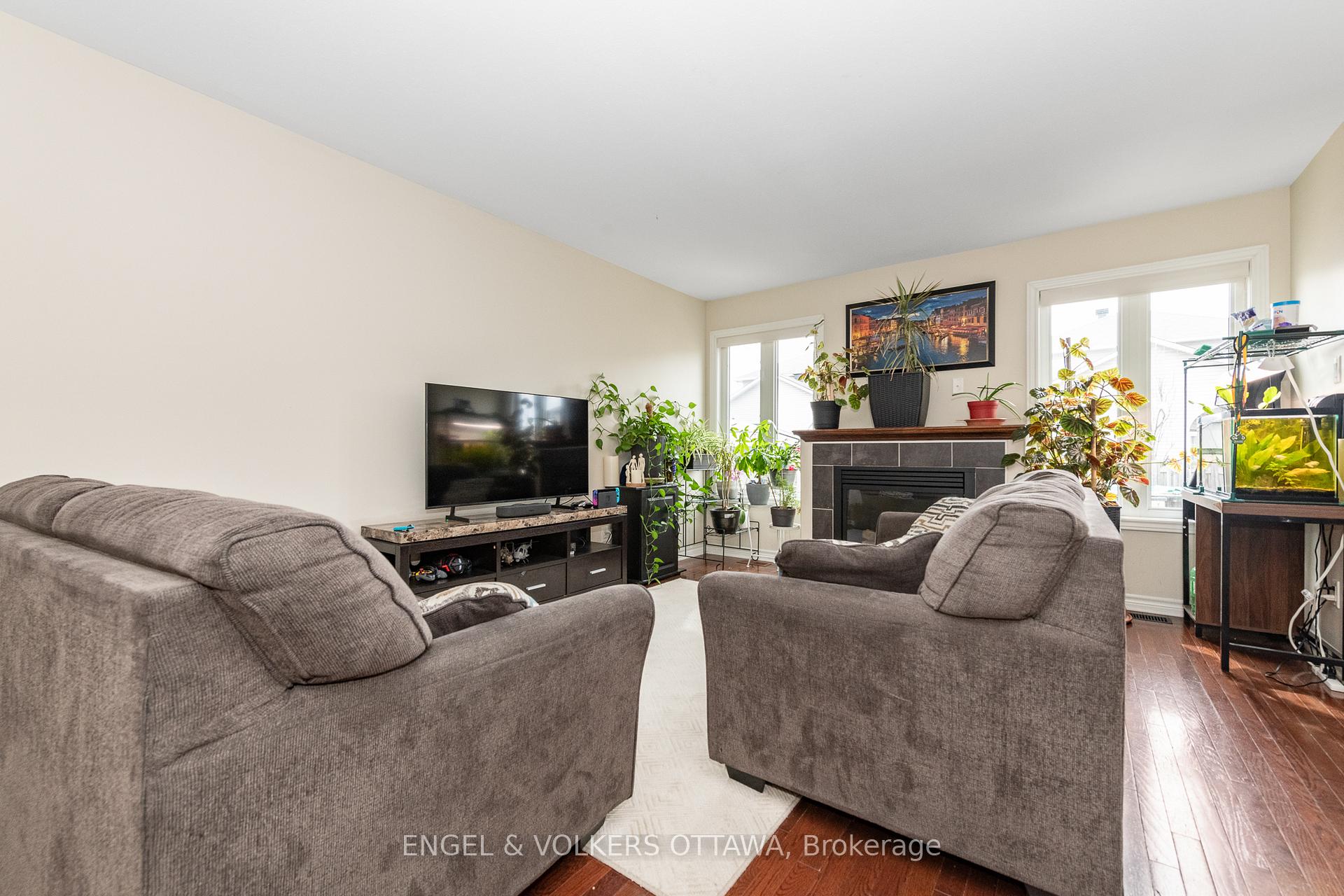 Photo 4 of 968 Linaria Walk, Ottawa, Notting Hill/Summerside — HOMEH