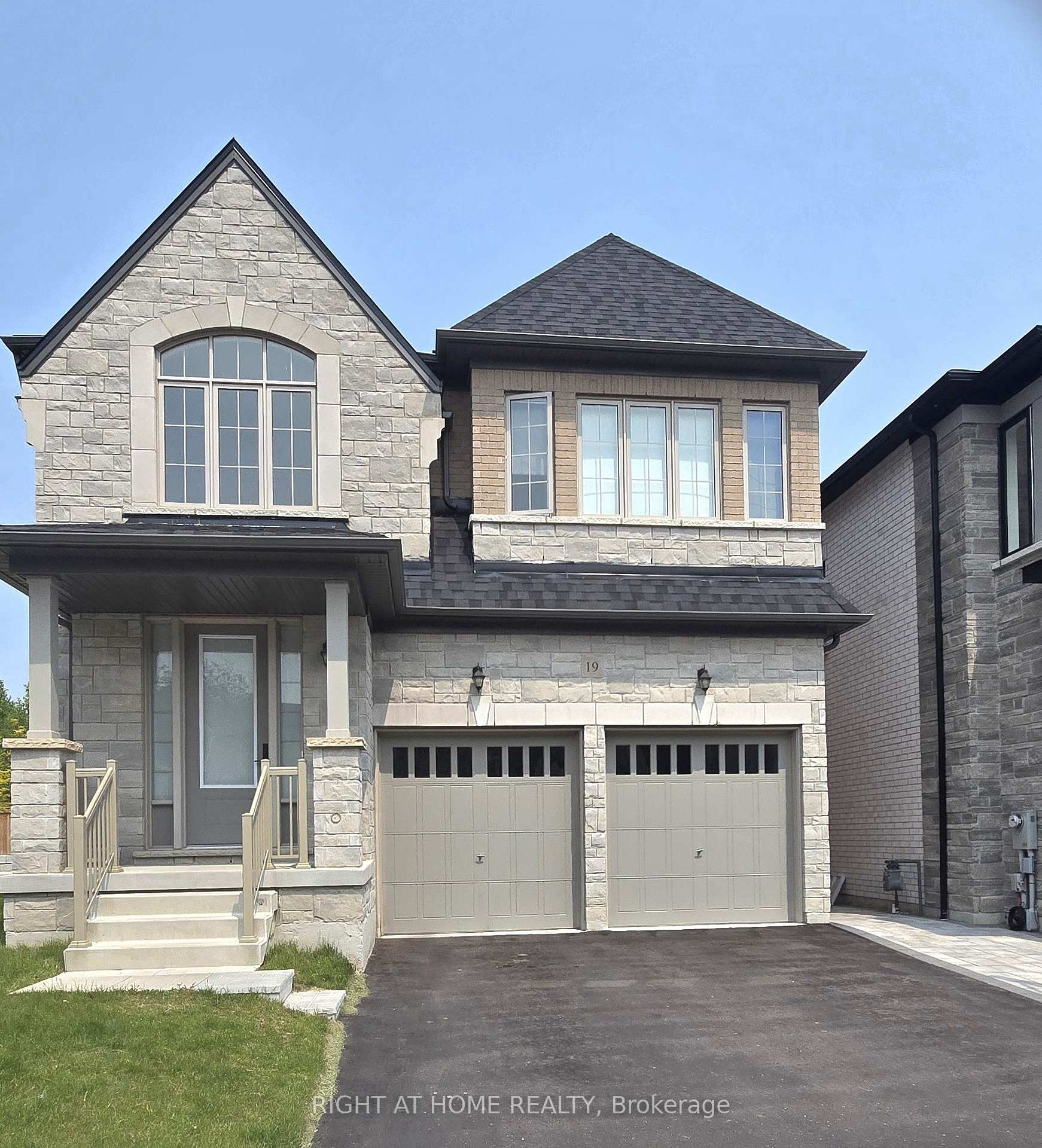 Front of Unit 19, 400 Finch Avenue