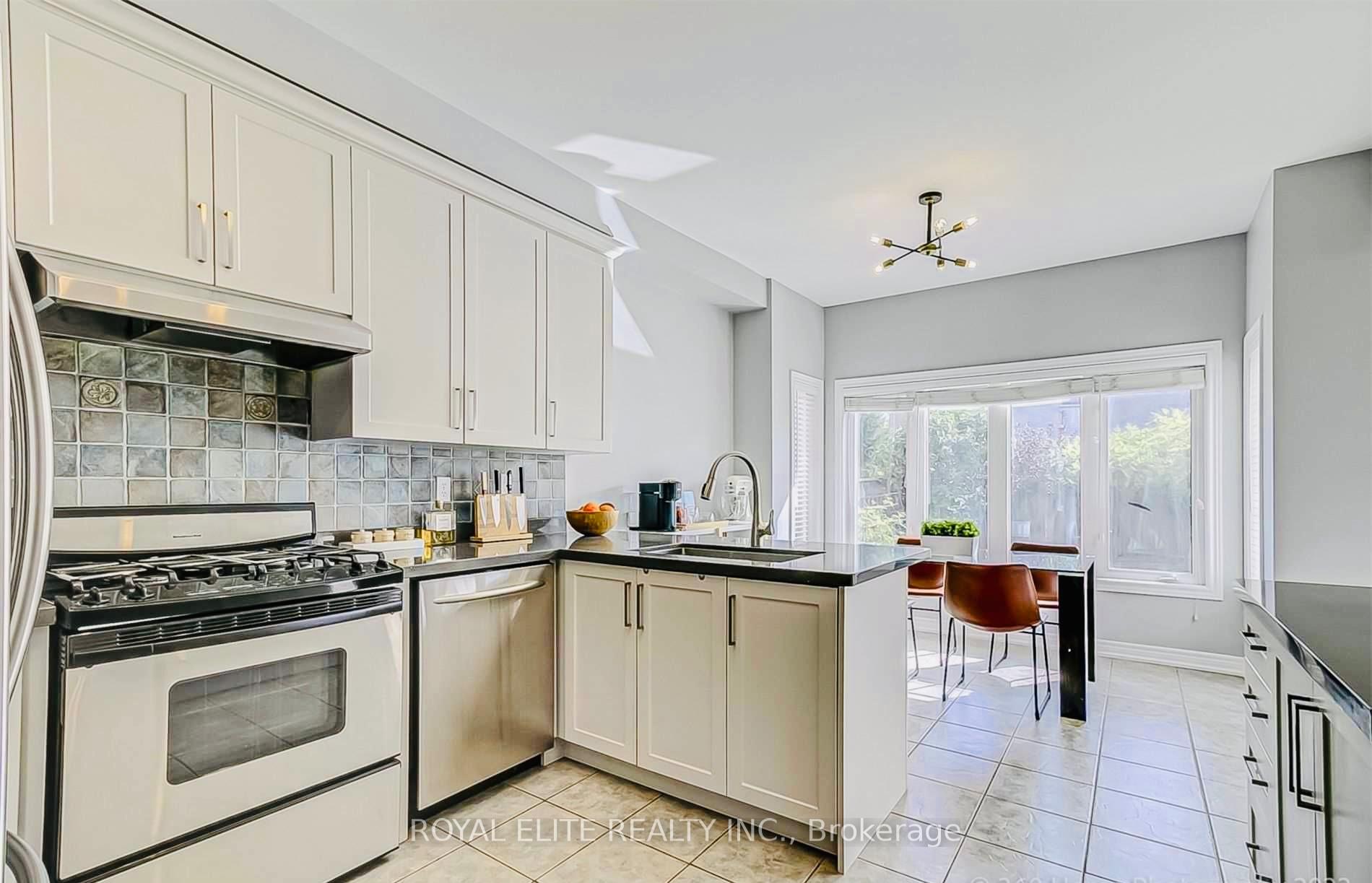 Photo 8 of 119 Huntingfield Street, Vaughan, Patterson — HOMEH