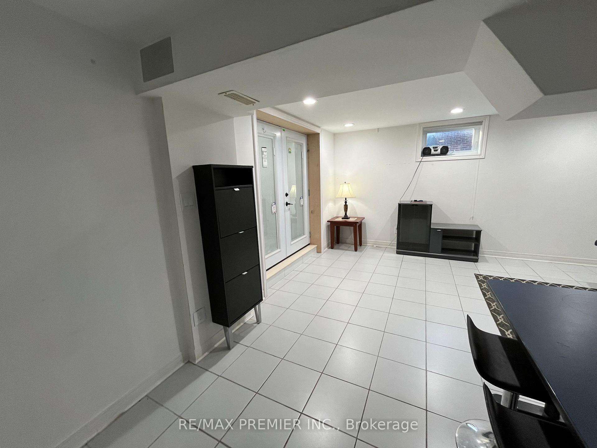 Photo 2 of Unit BSMT, 126 Pioneer Lane, Vaughan, East Woodbridge — HOMEH