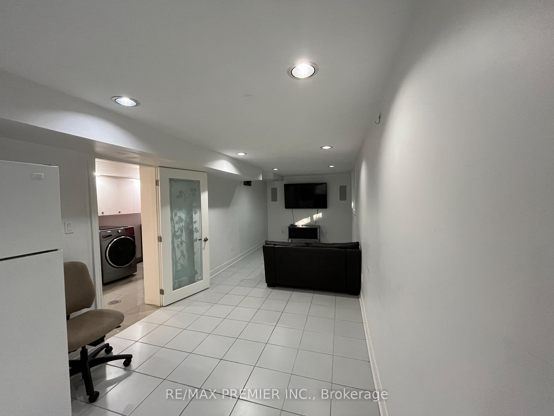 Photo 3 of Unit BSMT, 126 Pioneer Lane, Vaughan, East Woodbridge — HOMEH