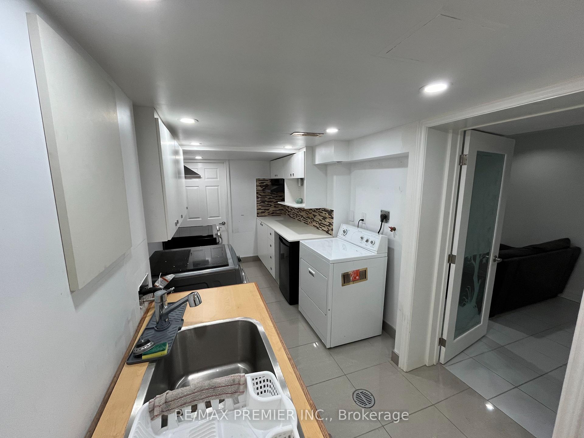 Photo 7 of Unit BSMT, 126 Pioneer Lane, Vaughan, East Woodbridge — HOMEH